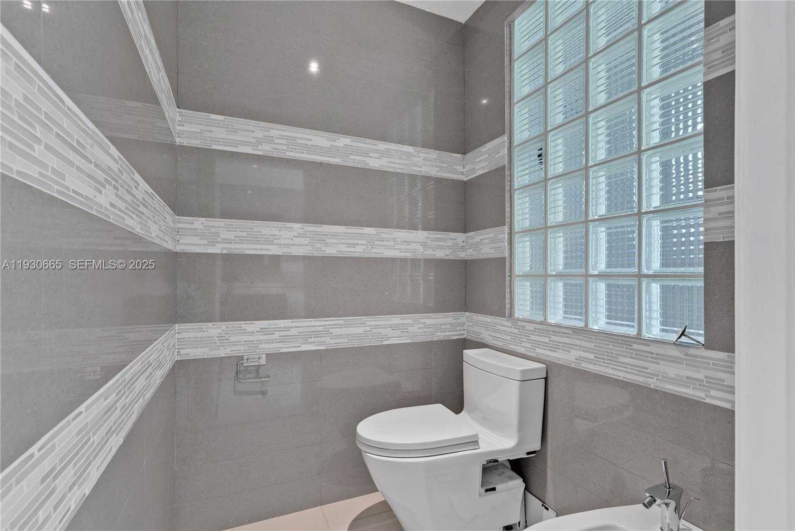 Small Image of 6601 SOUTH WEST 124TH ST, Pinecrest Number 26