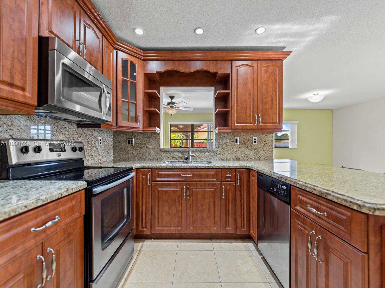 Small Image of 3791 SOUTH WEST 142ND AVE, Miami Number 17