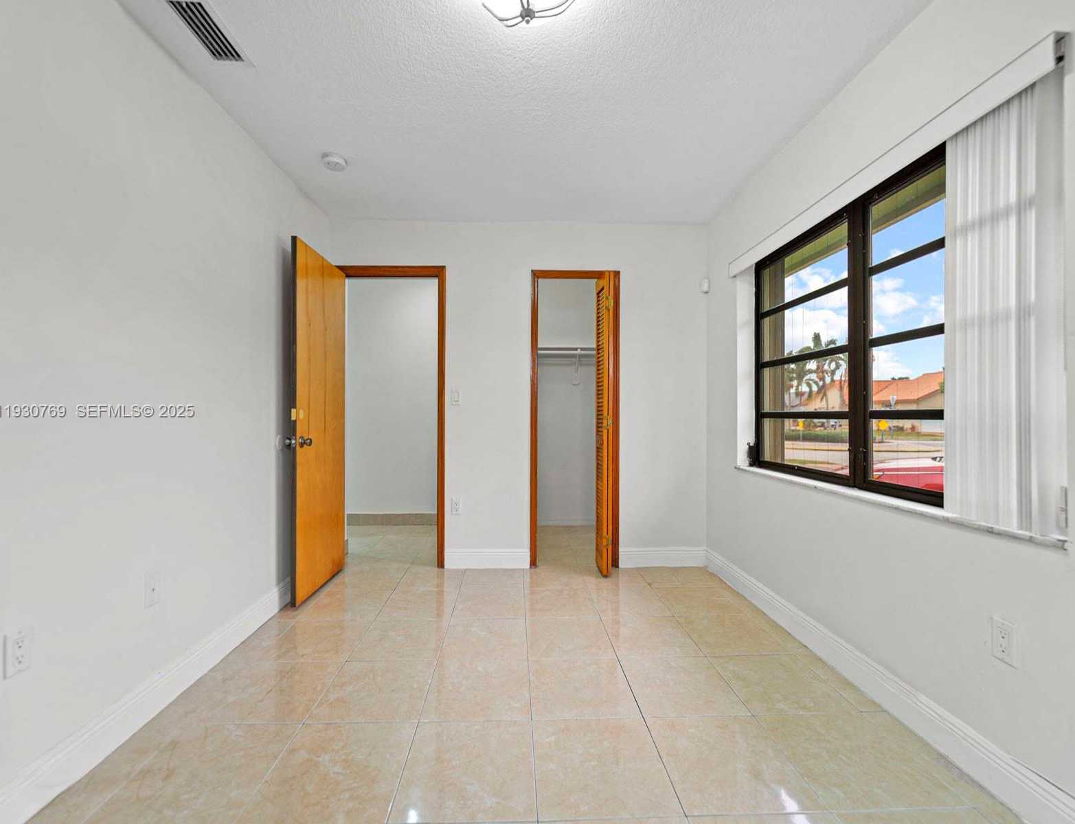 Small Image of 3791 SOUTH WEST 142ND AVE, Miami Number 27