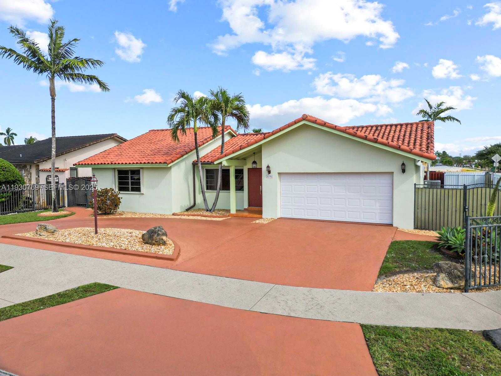 Small Image of 3791 SOUTH WEST 142ND AVE, Miami Number 3