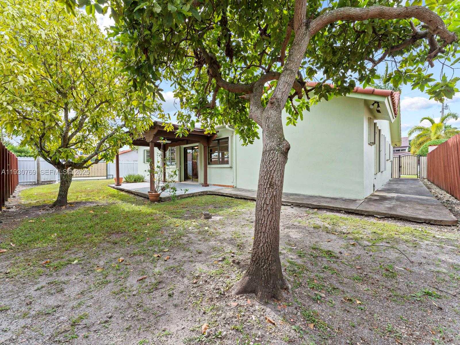Small Image of 3791 SOUTH WEST 142ND AVE, Miami Number 38