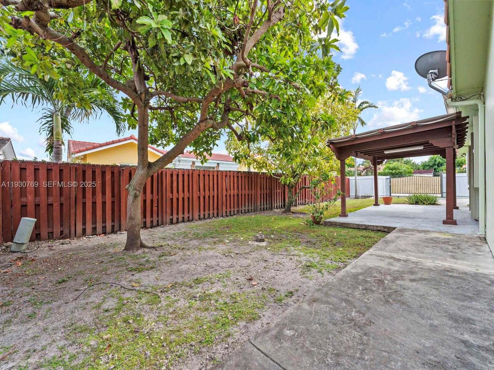 Small Image of 3791 SOUTH WEST 142ND AVE, Miami Number 39