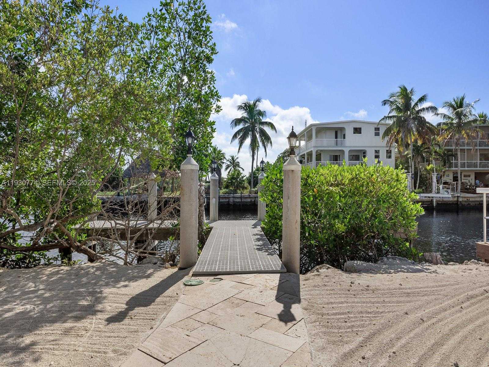 Small Image of 57 GARDEN COVE DR, Key Largo Number 21
