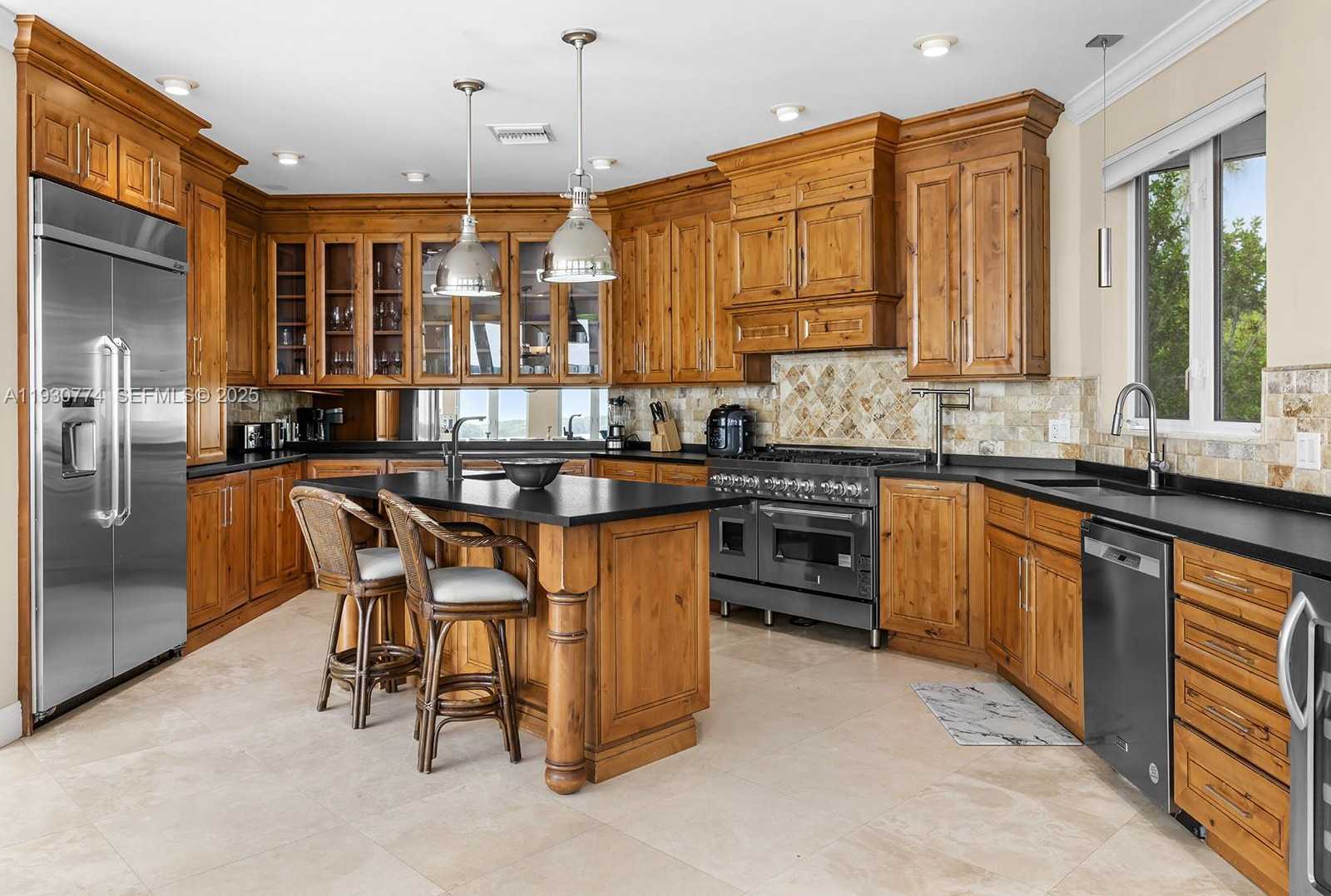 Small Image of 57 GARDEN COVE DR, Key Largo Number 5