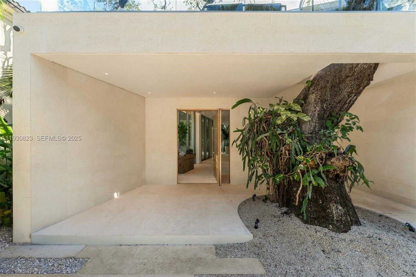 Small Image of 1616 ONAWAY DR, Miami Number 11