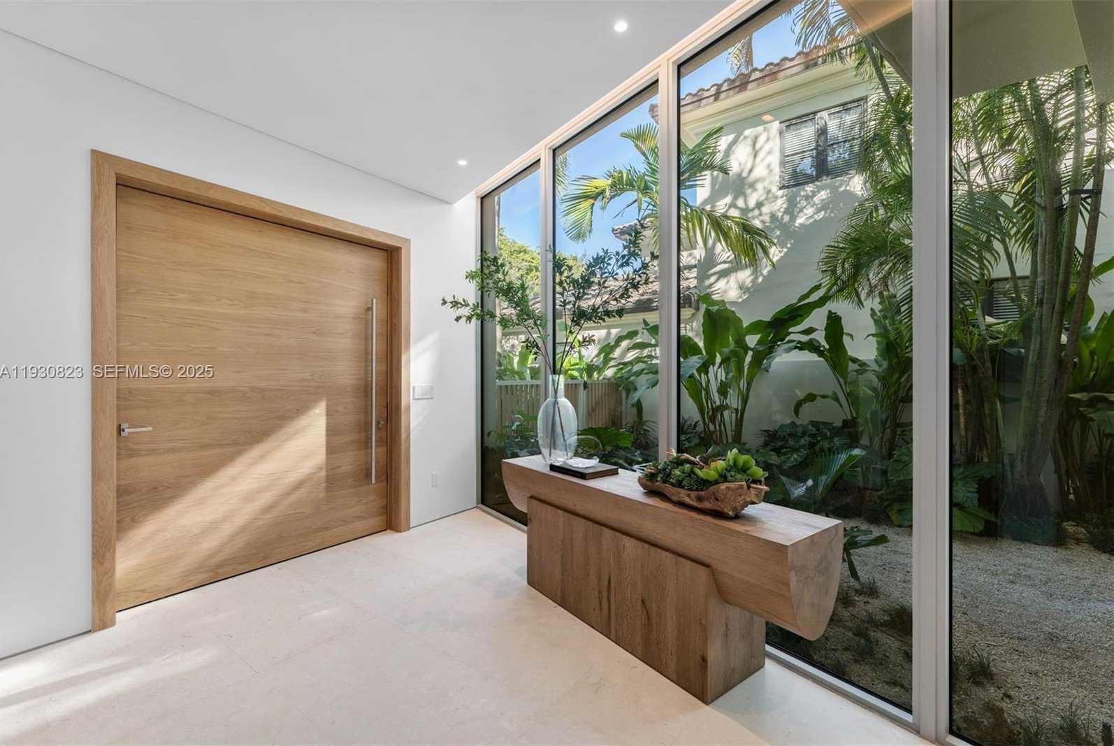 Small Image of 1616 ONAWAY DR, Miami Number 14