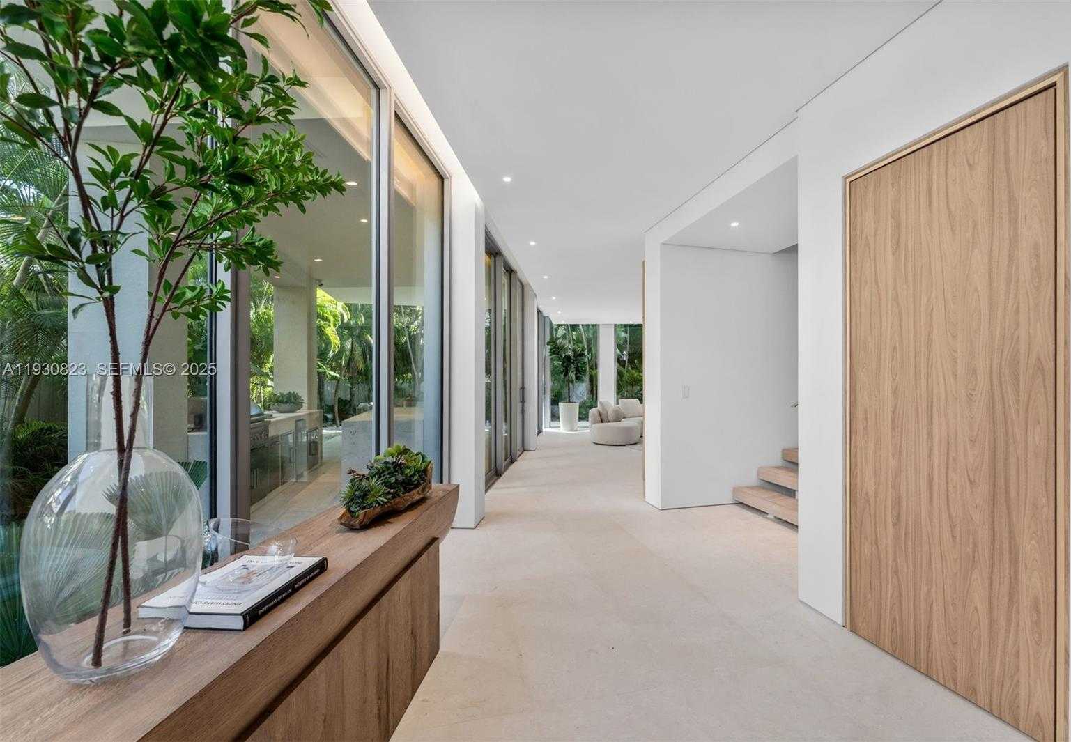 Small Image of 1616 ONAWAY DR, Miami Number 15