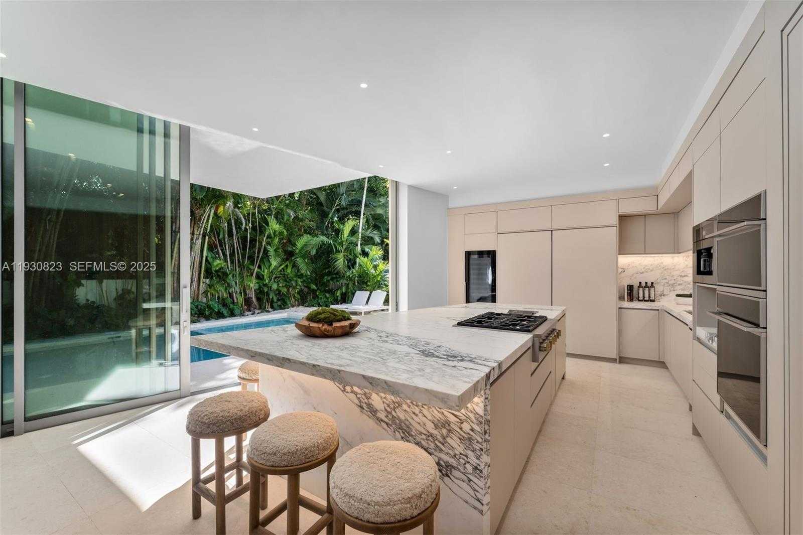 Small Image of 1616 ONAWAY DR, Miami Number 25