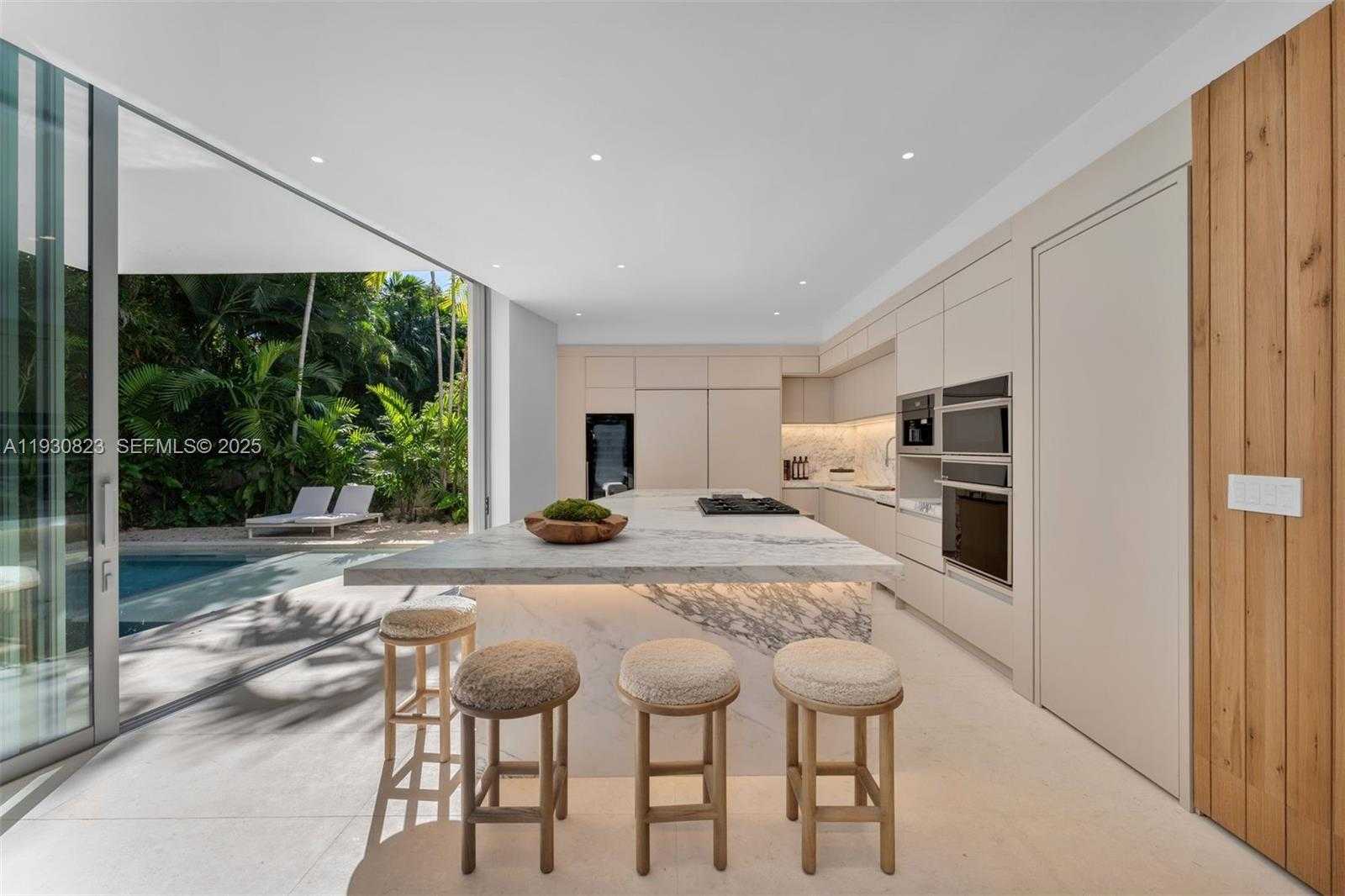 Small Image of 1616 ONAWAY DR, Miami Number 27