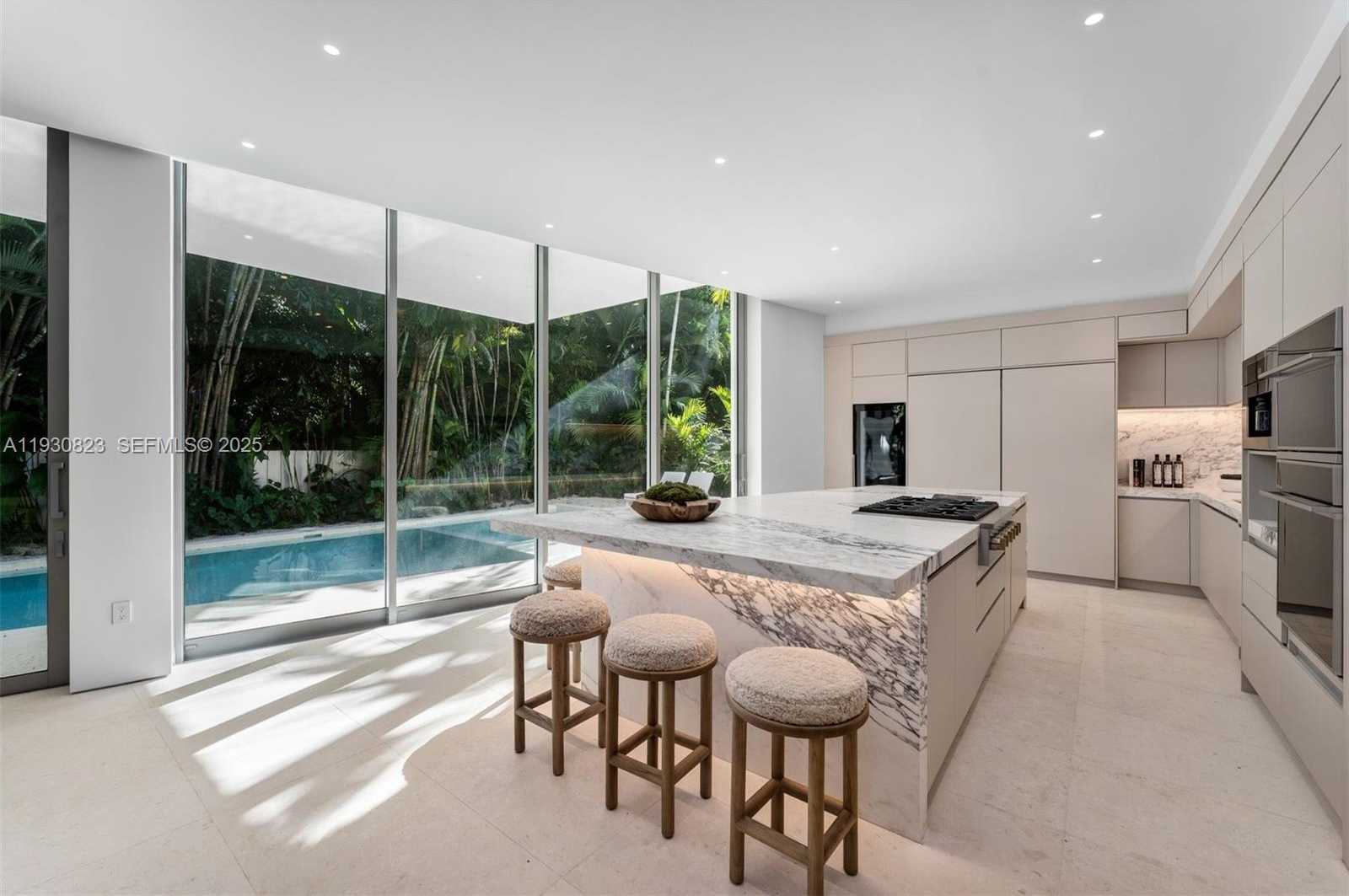 Small Image of 1616 ONAWAY DR, Miami Number 31