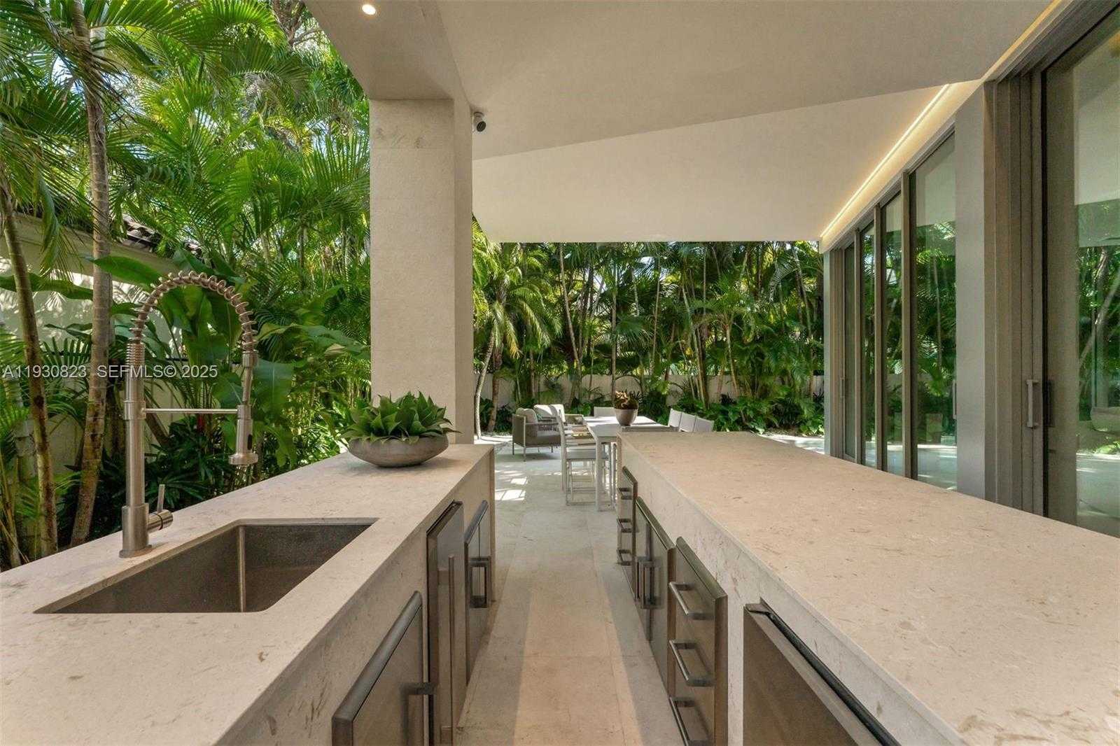 Small Image of 1616 ONAWAY DR, Miami Number 39