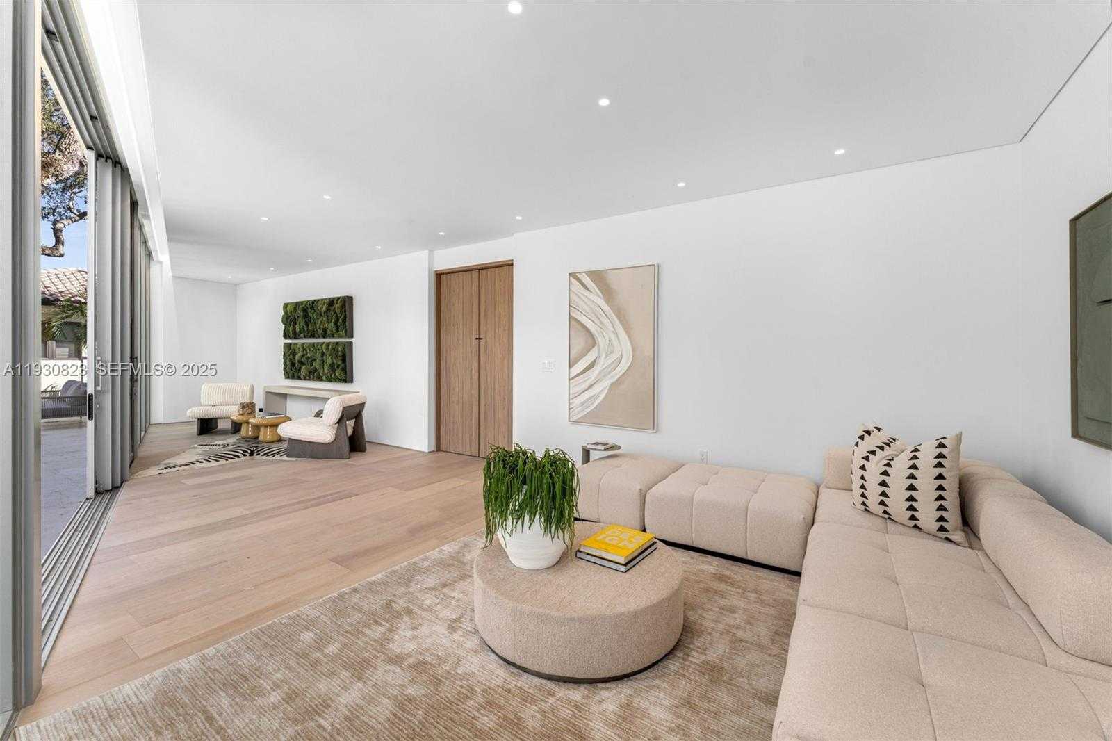 Small Image of 1616 ONAWAY DR, Miami Number 49