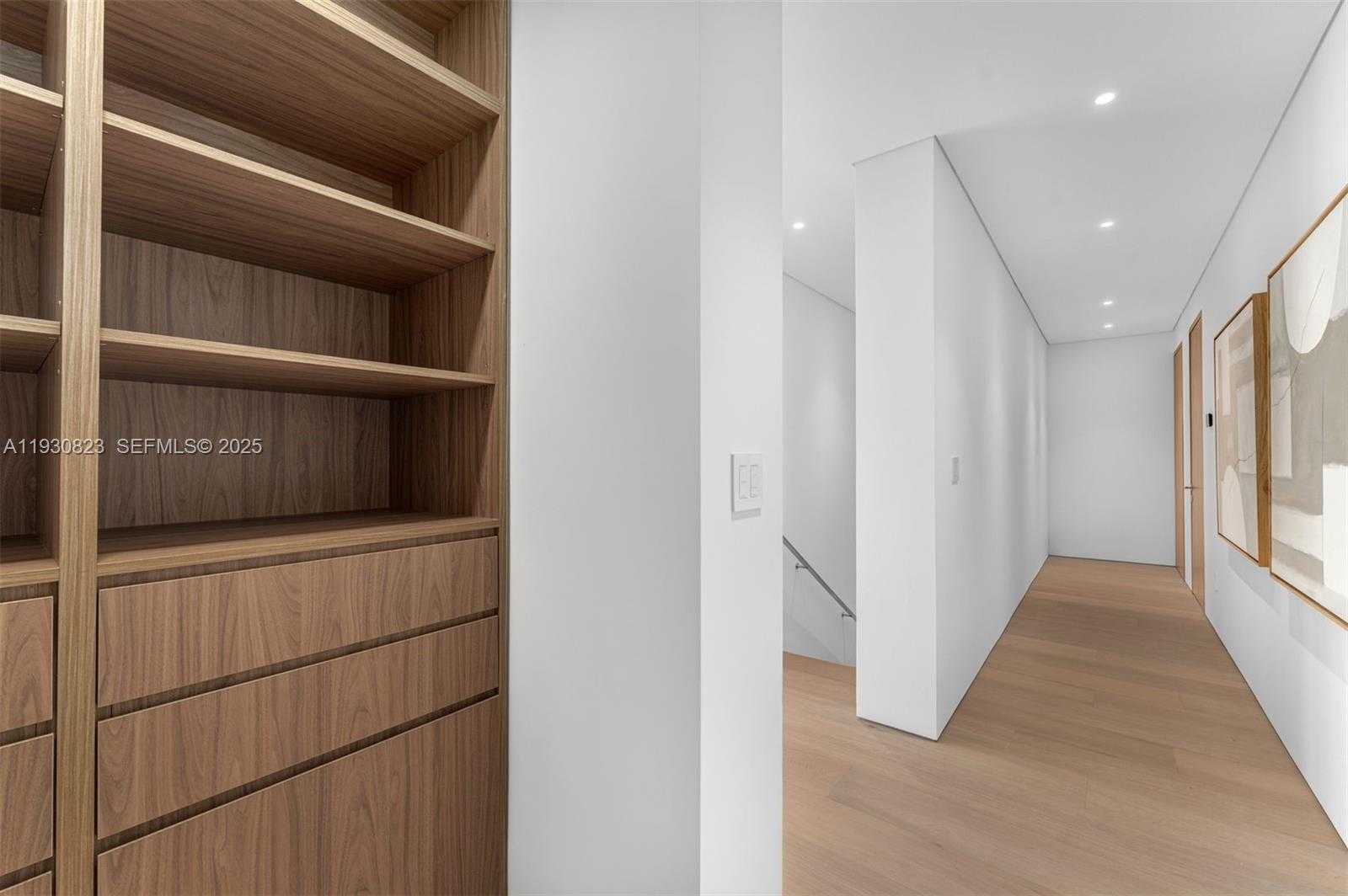 Small Image of 1616 ONAWAY DR, Miami Number 52