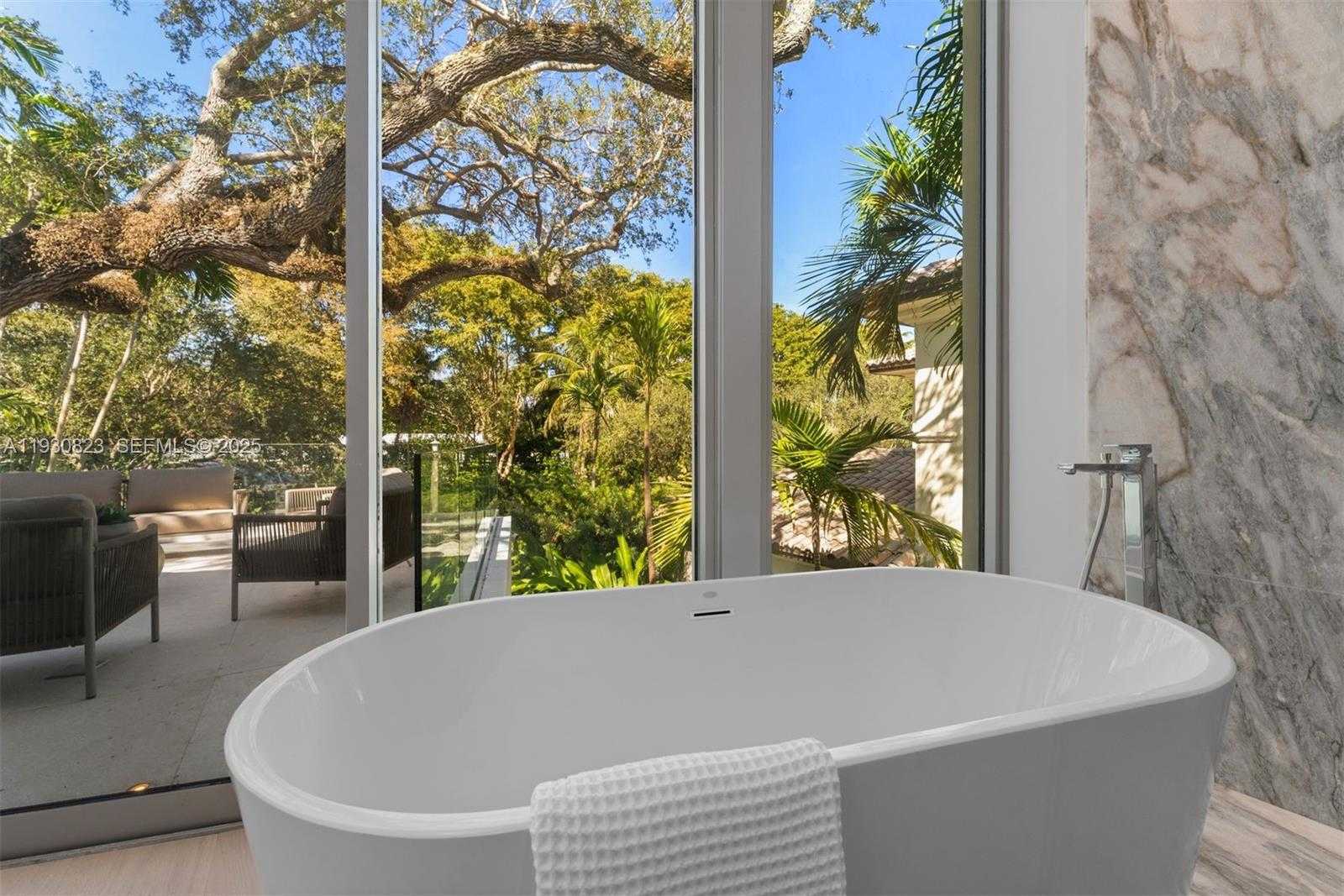 Small Image of 1616 ONAWAY DR, Miami Number 58