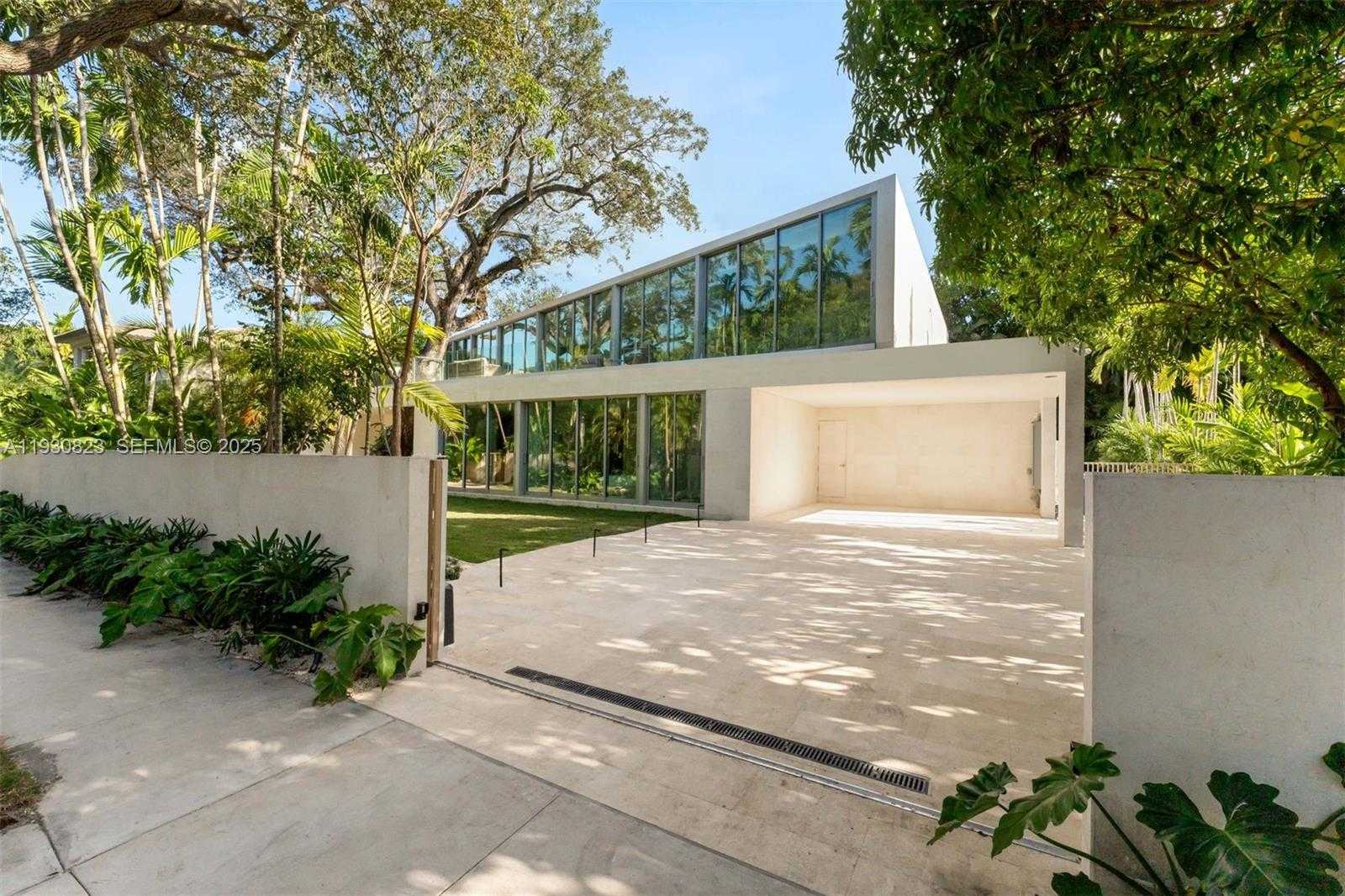 Small Image of 1616 ONAWAY DR, Miami Number 7