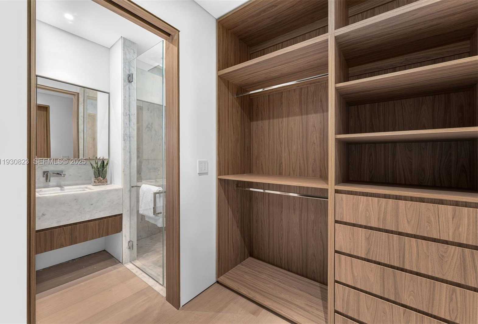 Small Image of 1616 ONAWAY DR, Miami Number 77