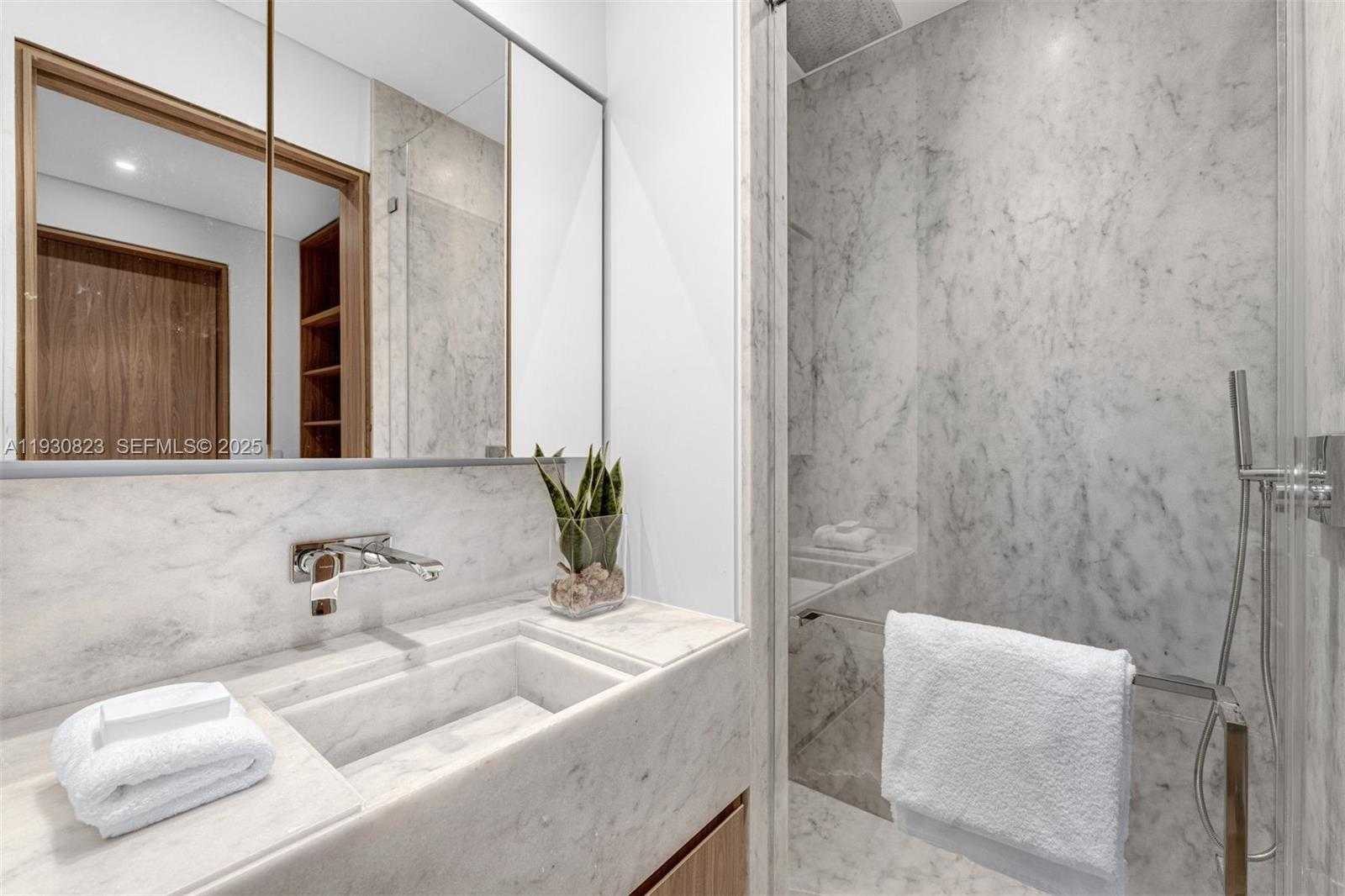 Small Image of 1616 ONAWAY DR, Miami Number 78