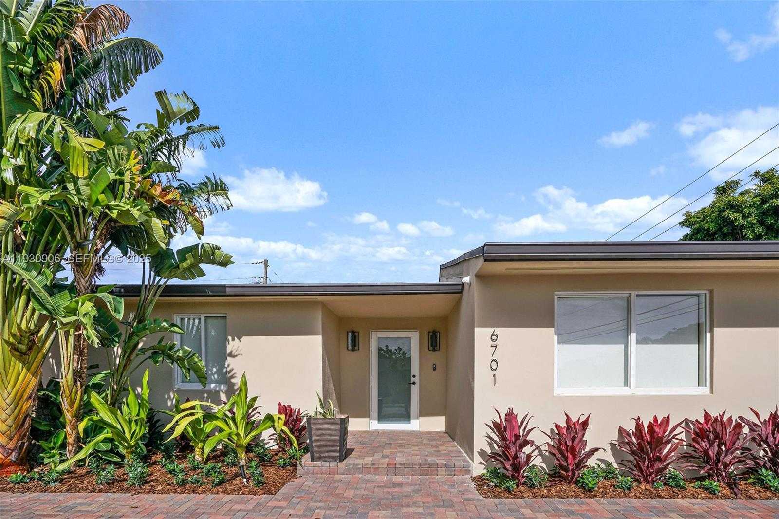 Small Image of 6701 SOUTH WEST 49TH TER, Miami Number 6