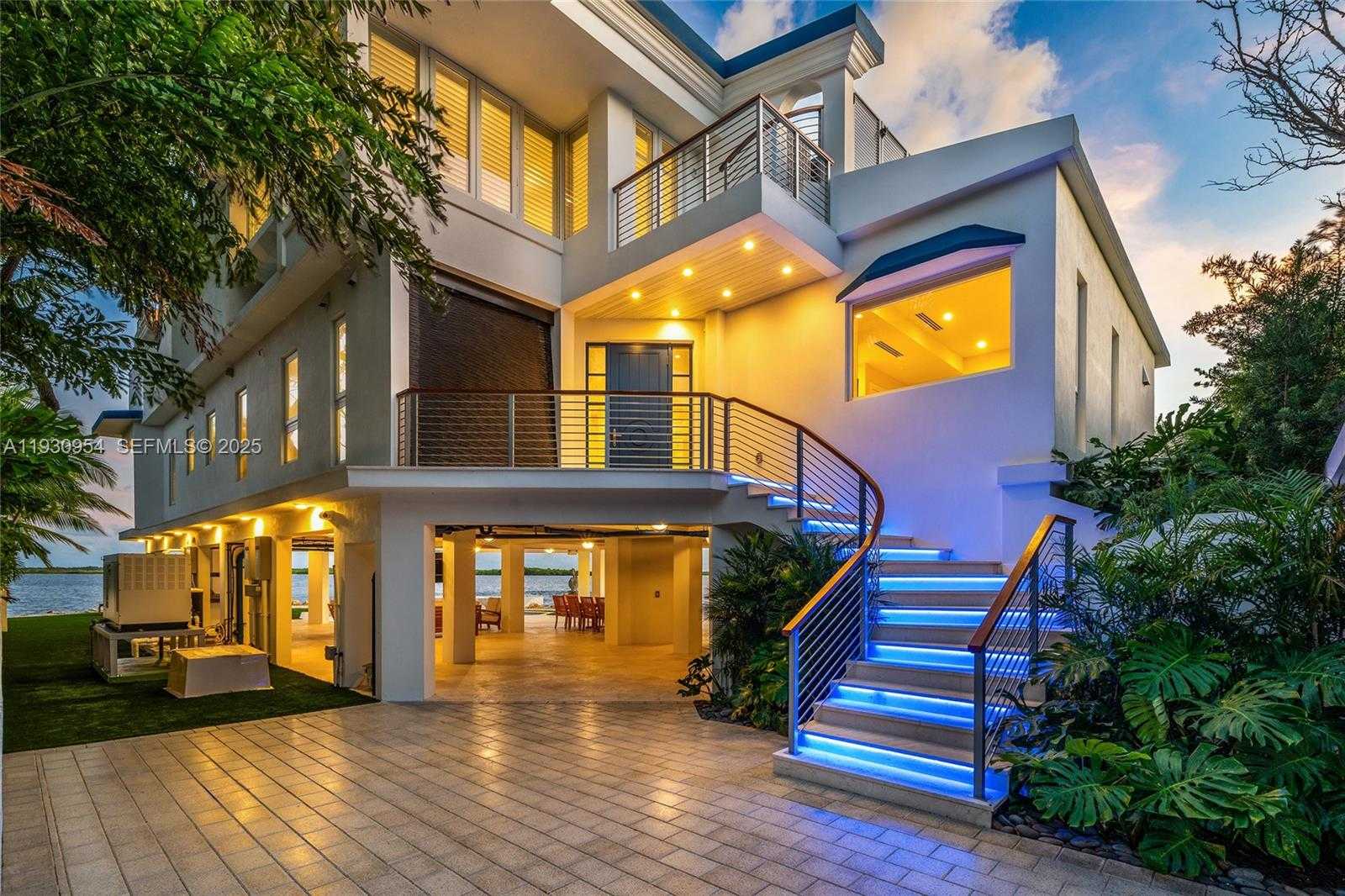 Small Image of 180 POMPANO DR, Key Largo Number 4