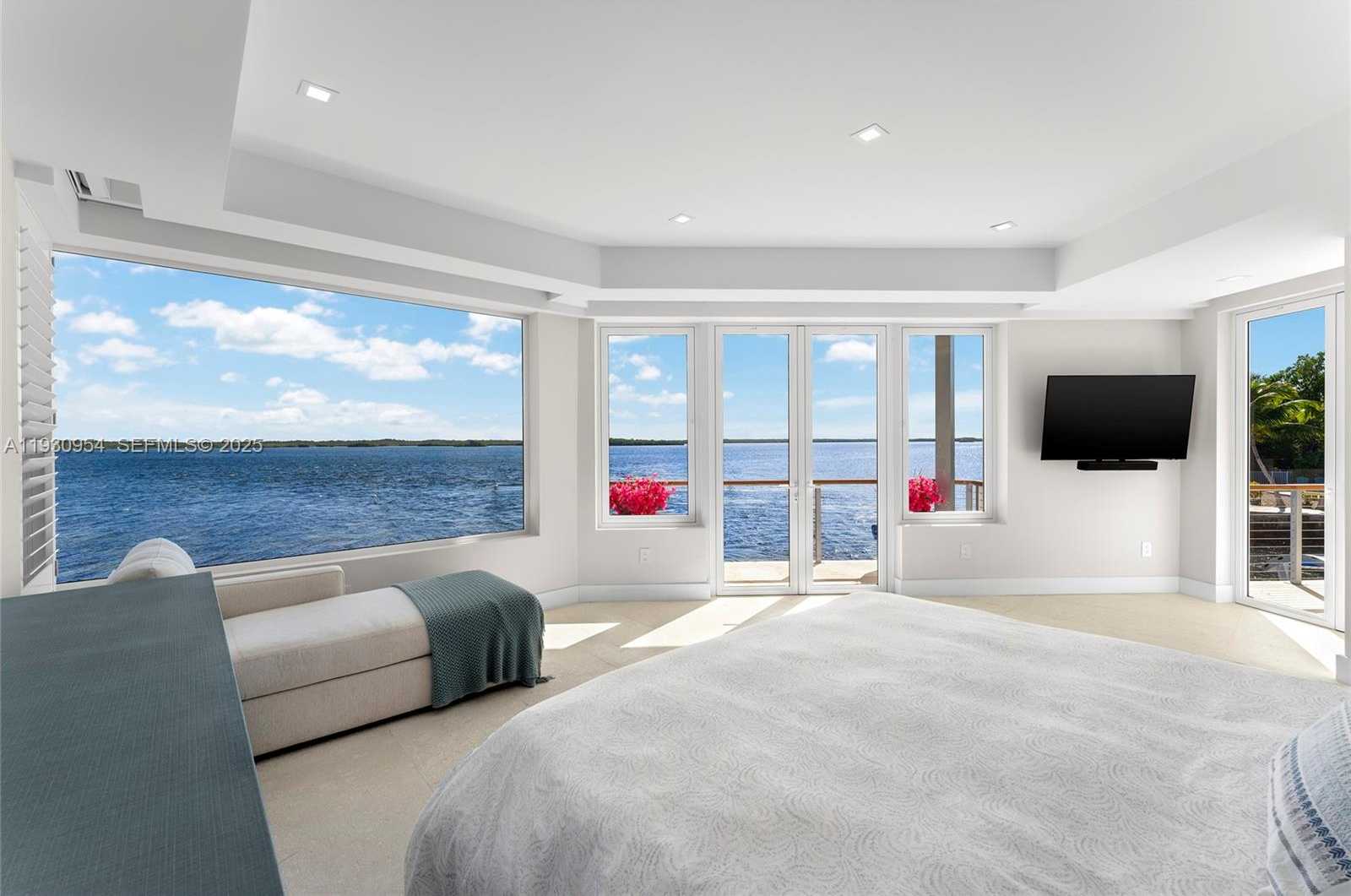 Small Image of 180 POMPANO DR, Key Largo Number 42