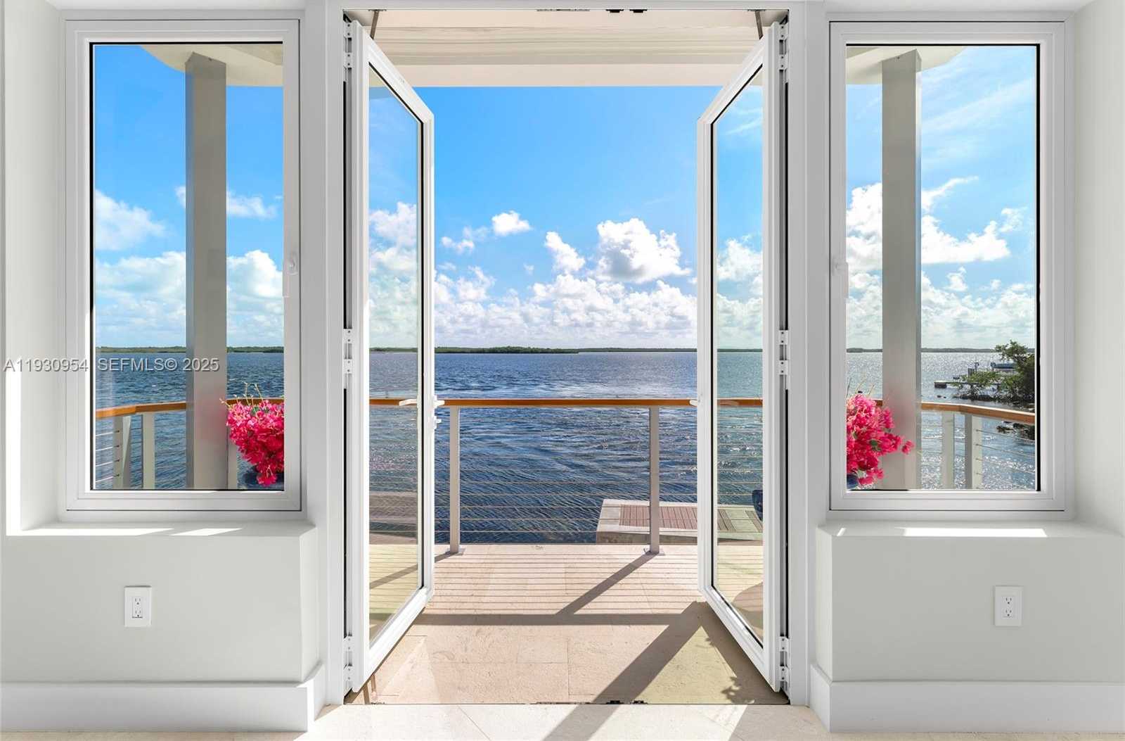 Small Image of 180 POMPANO DR, Key Largo Number 43