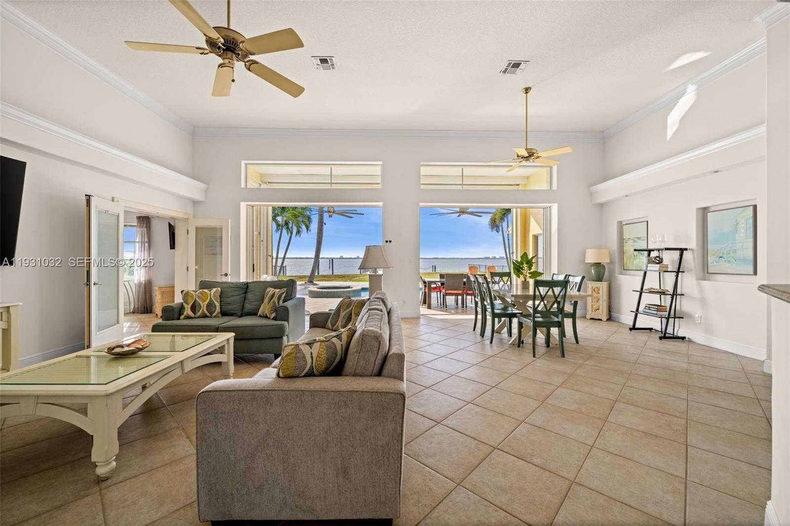 Small Image of 264 BAYSHORE DR, Cape Coral Number 10