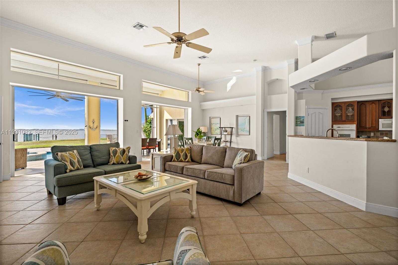 Small Image of 264 BAYSHORE DR, Cape Coral Number 11