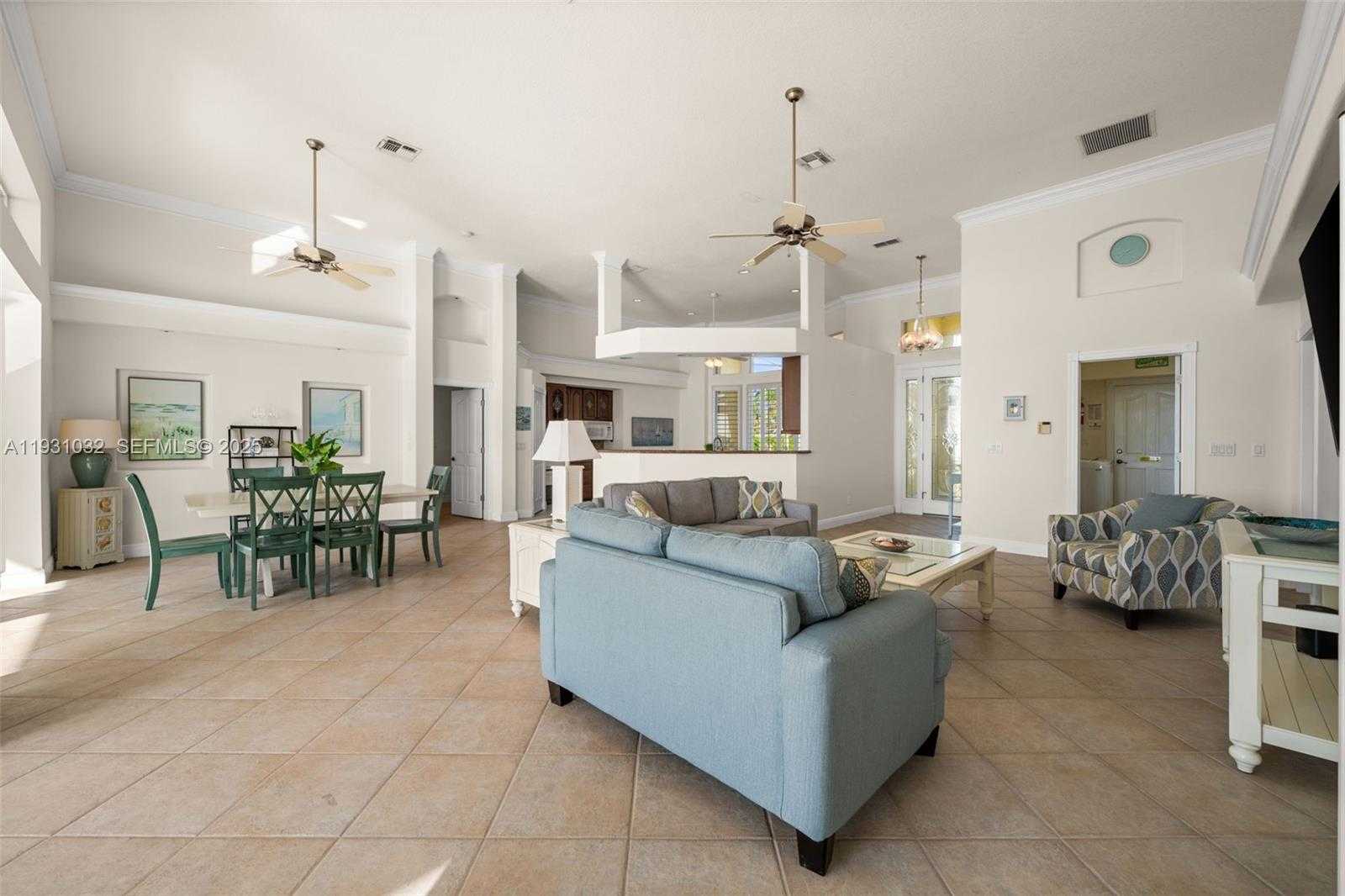 Small Image of 264 BAYSHORE DR, Cape Coral Number 12