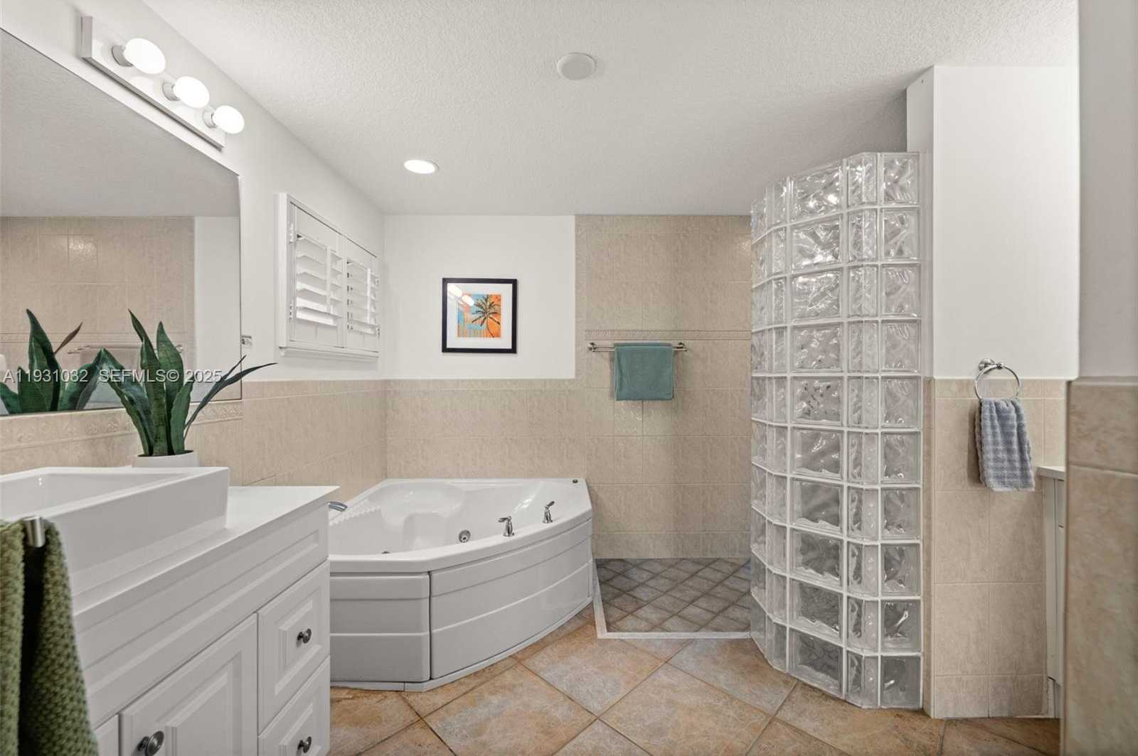 Small Image of 264 BAYSHORE DR, Cape Coral Number 22