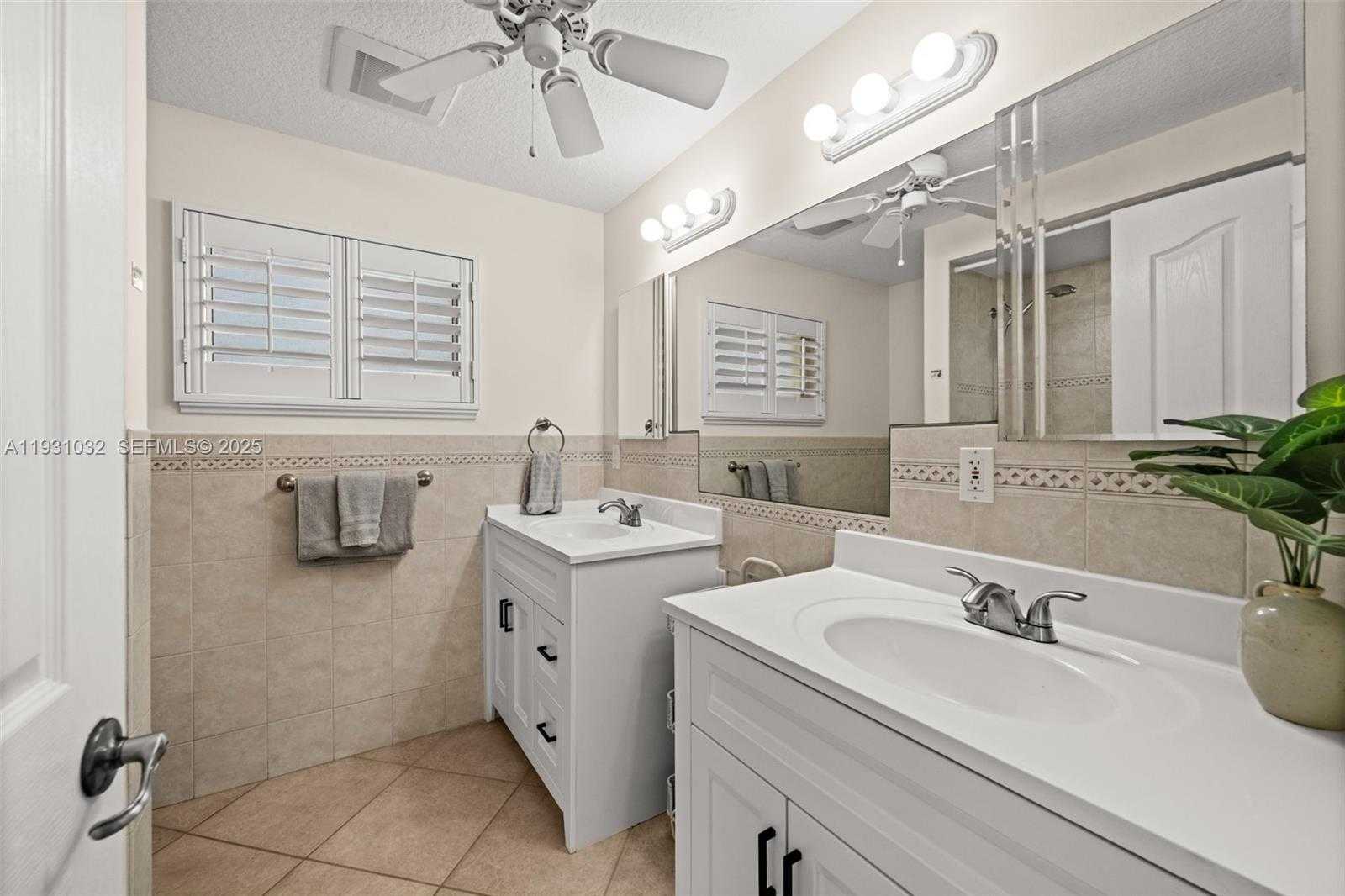 Small Image of 264 BAYSHORE DR, Cape Coral Number 27