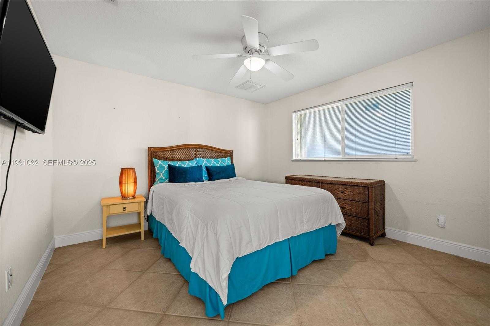 Small Image of 264 BAYSHORE DR, Cape Coral Number 28