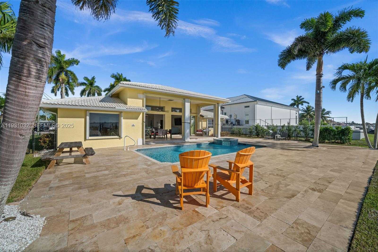 Small Image of 264 BAYSHORE DR, Cape Coral Number 32