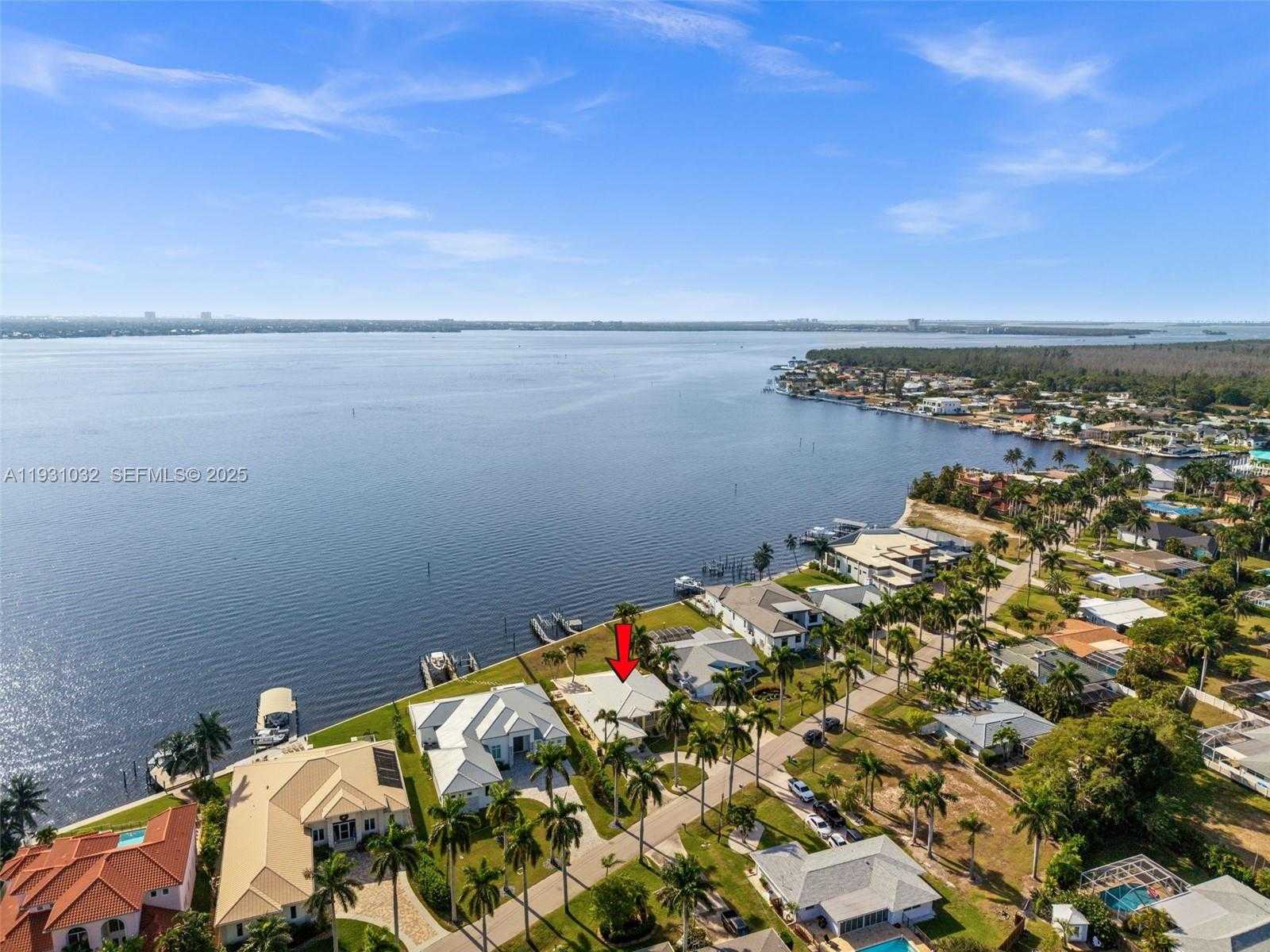 Small Image of 264 BAYSHORE DR, Cape Coral Number 38