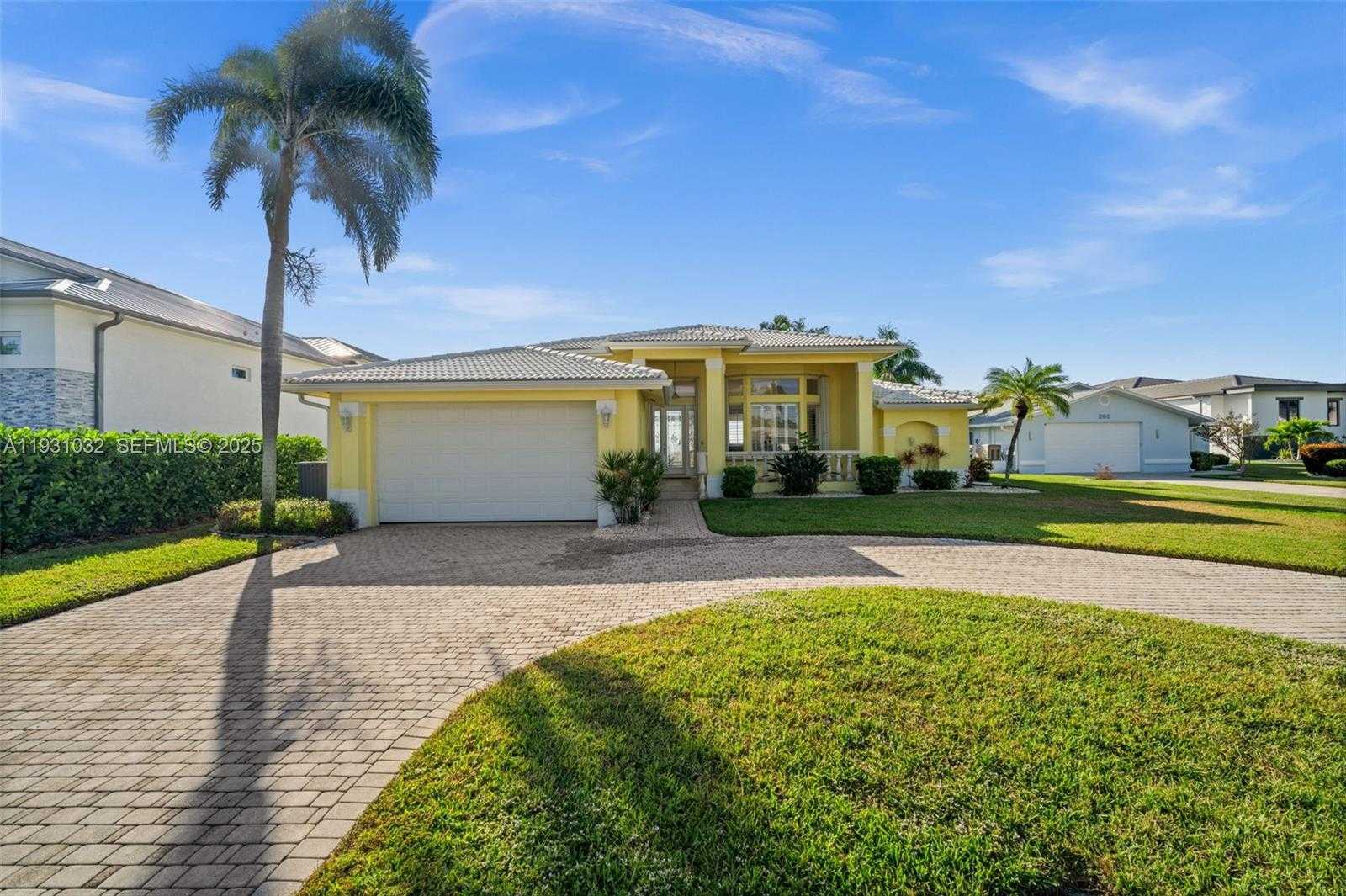Small Image of 264 BAYSHORE DR, Cape Coral Number 7