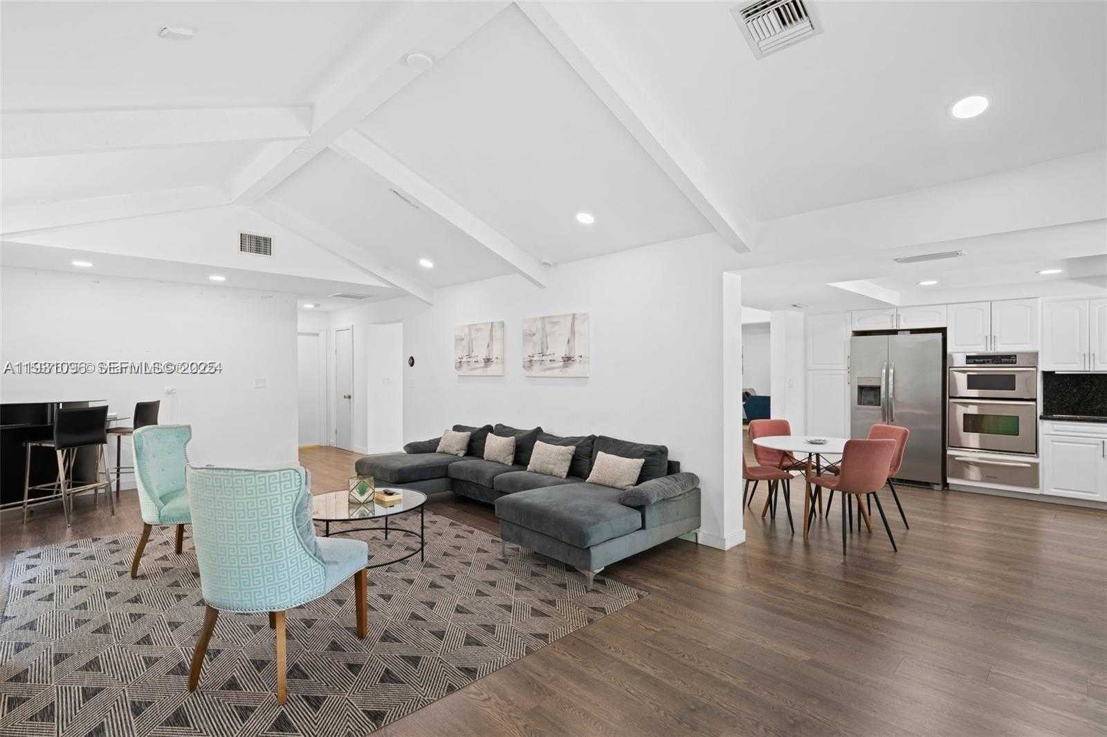 Small Image of 413 HOLIDAY, Hallandale Beach Number 12