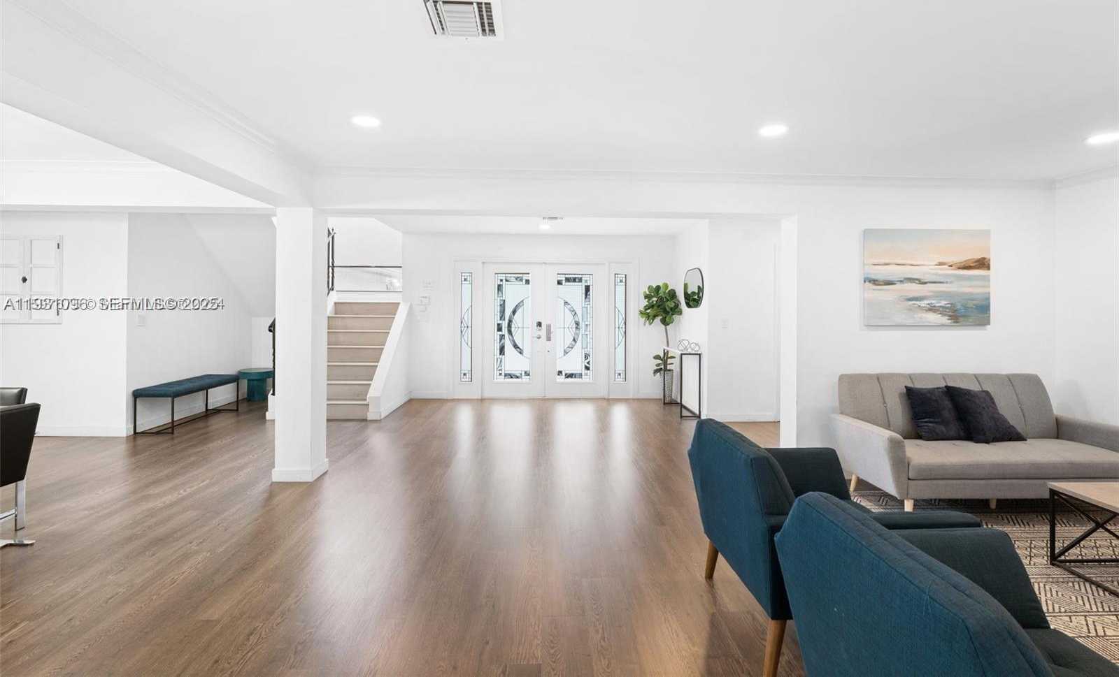 Small Image of 413 HOLIDAY, Hallandale Beach Number 13