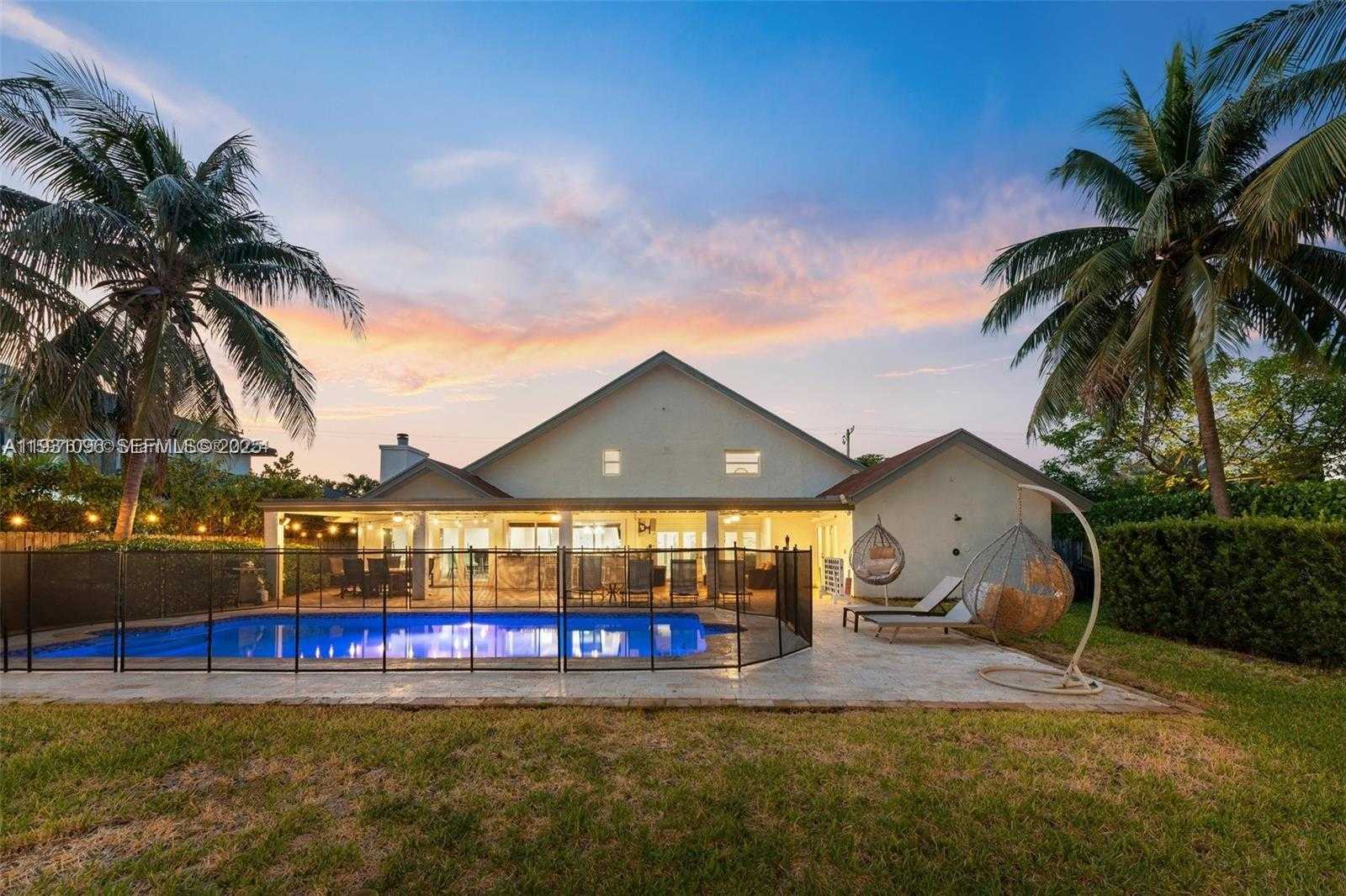 Small Image of 413 HOLIDAY, Hallandale Beach Number 31