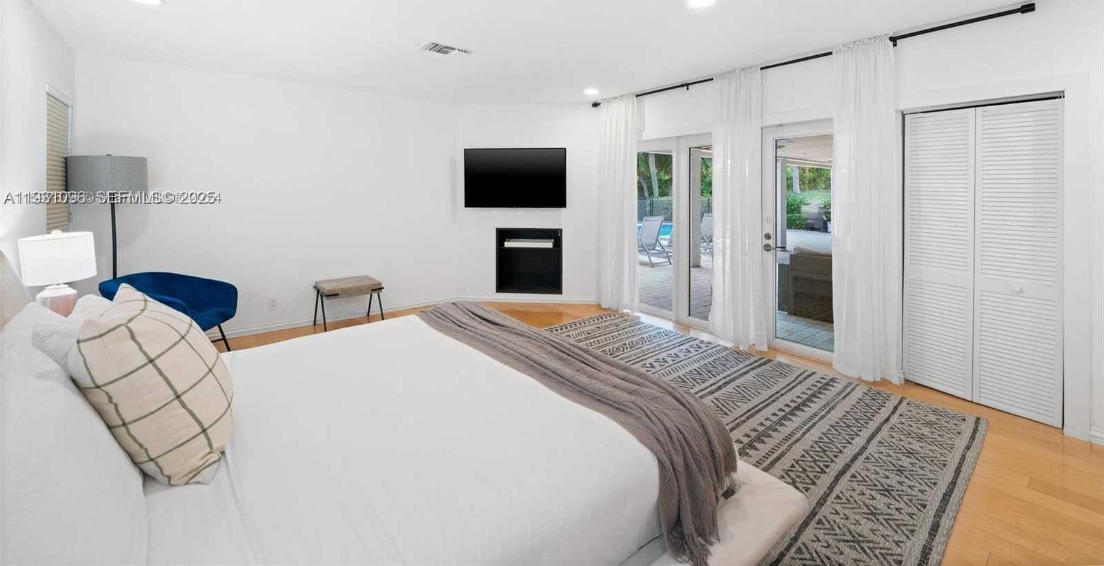 Small Image of 413 HOLIDAY, Hallandale Beach Number 35