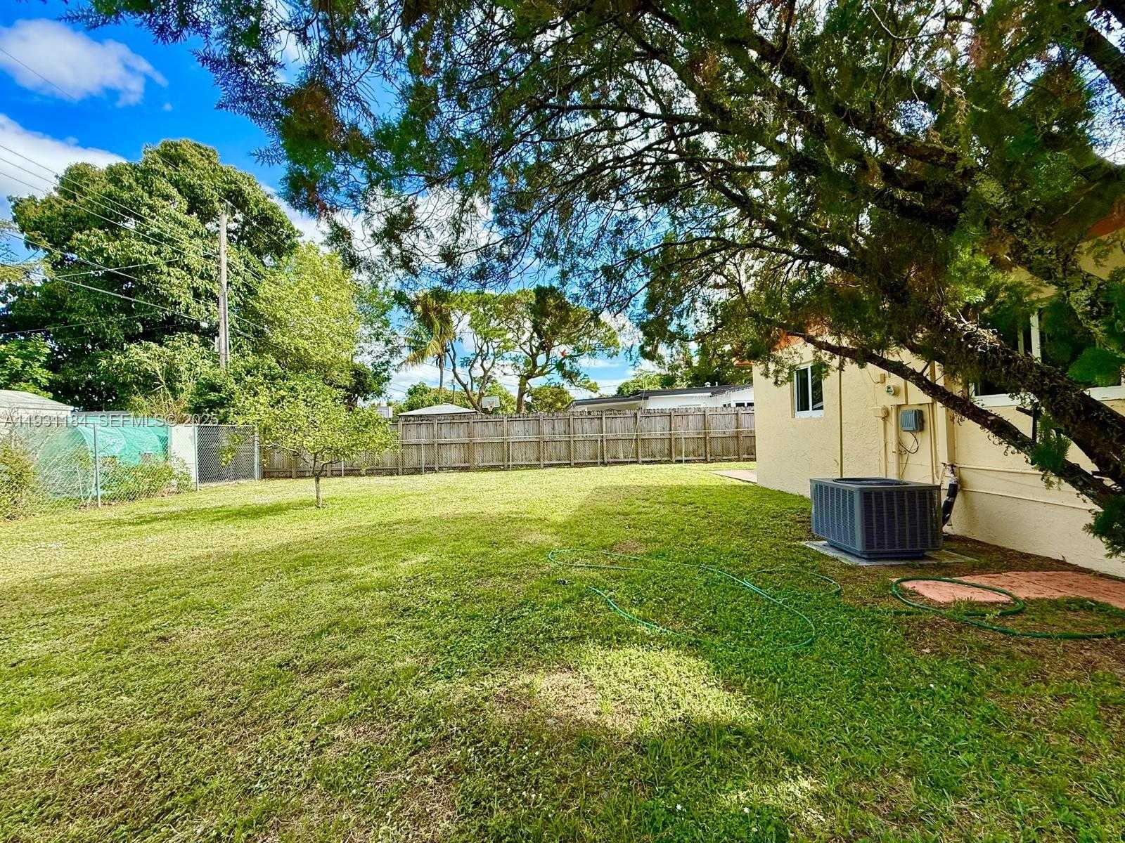 Small Image of 7241 SOUTH ARTHUR ST, Hollywood Number 16