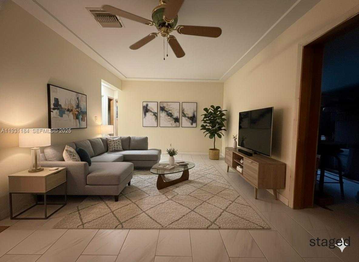 Small Image of 7241 SOUTH ARTHUR ST, Hollywood Number 2