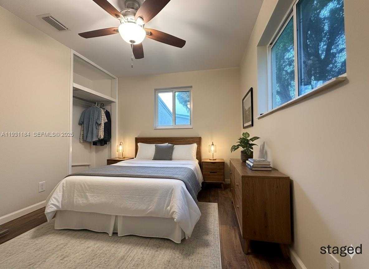 Small Image of 7241 SOUTH ARTHUR ST, Hollywood Number 4