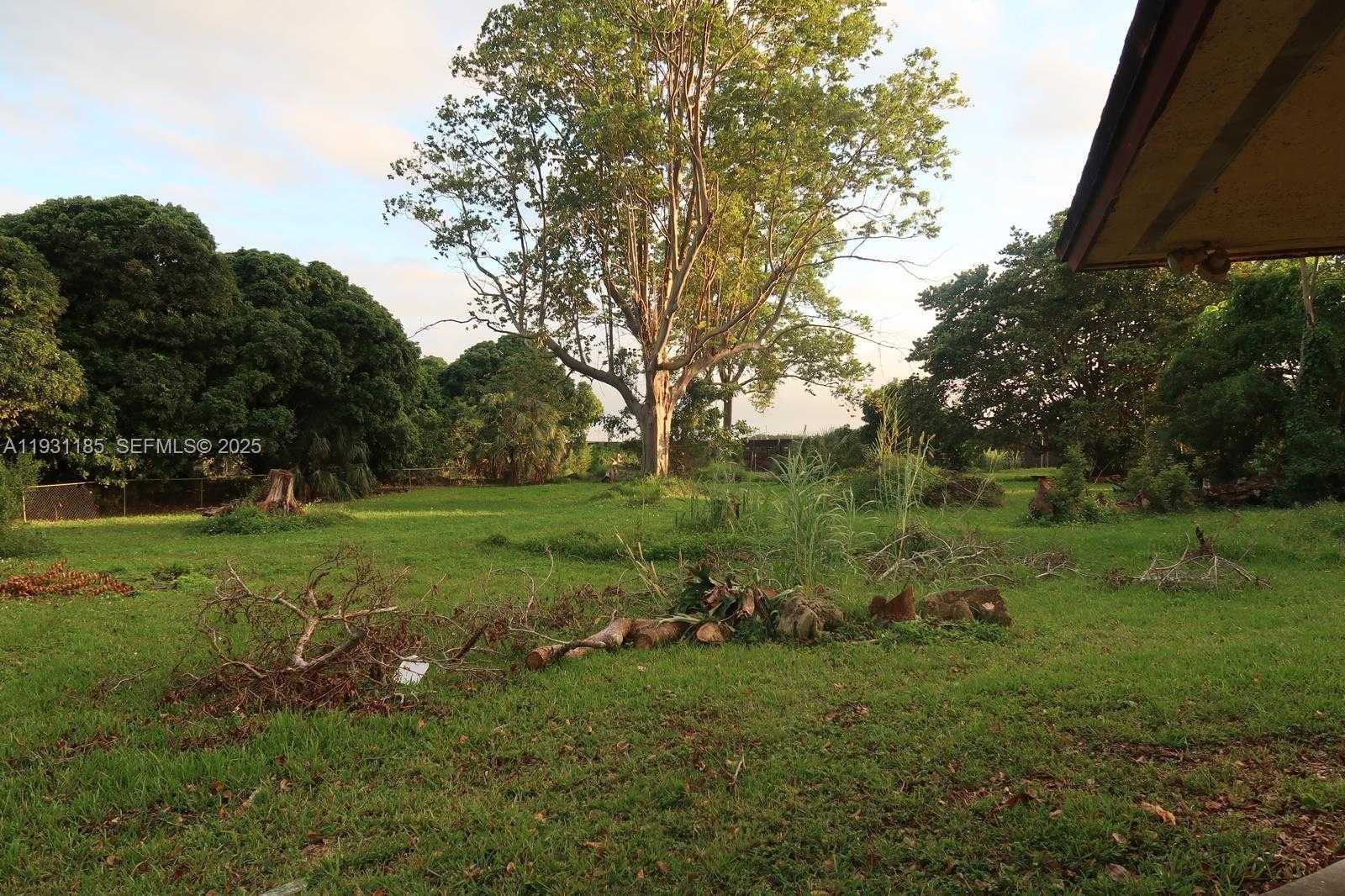 Small Image of 13990 SOUTH WEST 192ND ST, Miami Number 11