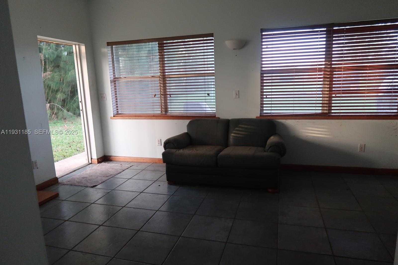 Small Image of 13990 SOUTH WEST 192ND ST, Miami Number 2