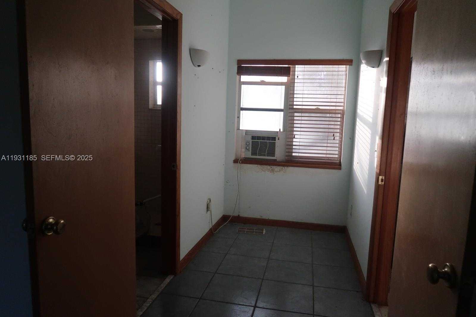 Small Image of 13990 SOUTH WEST 192ND ST, Miami Number 6