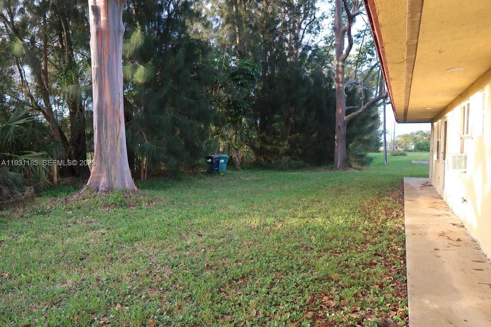 Small Image of 13990 SOUTH WEST 192ND ST, Miami Number 9