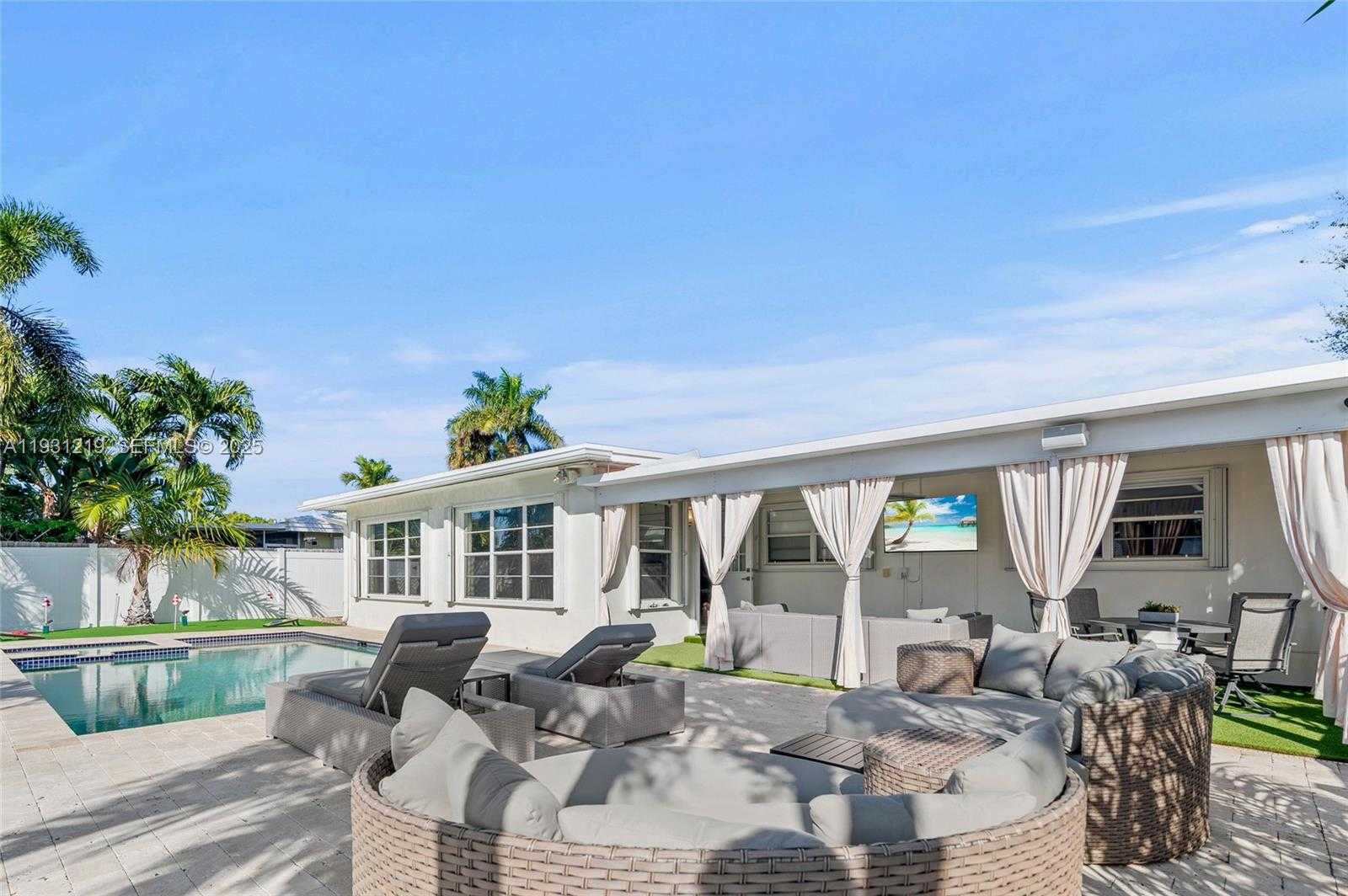 Small Image of 2207 NORTH EAST 16TH AVE, Wilton Manors Number 23