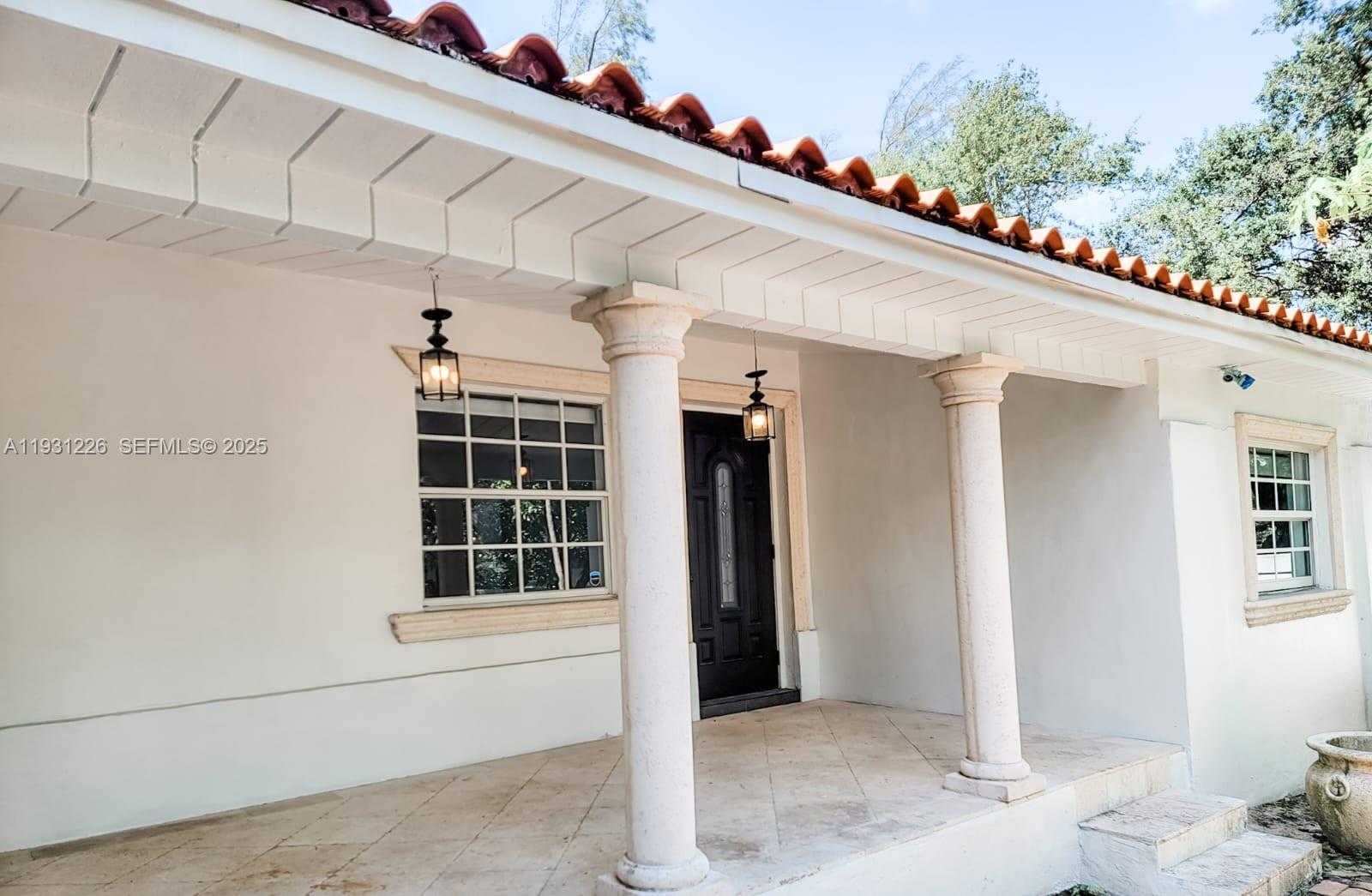 Small Image of 3685 SOUTH WEST 1ST AVE, Miami Number 11