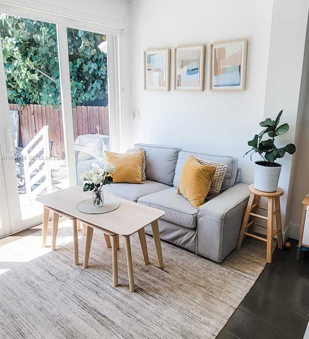 Small Image of 3685 SOUTH WEST 1ST AVE, Miami Number 26