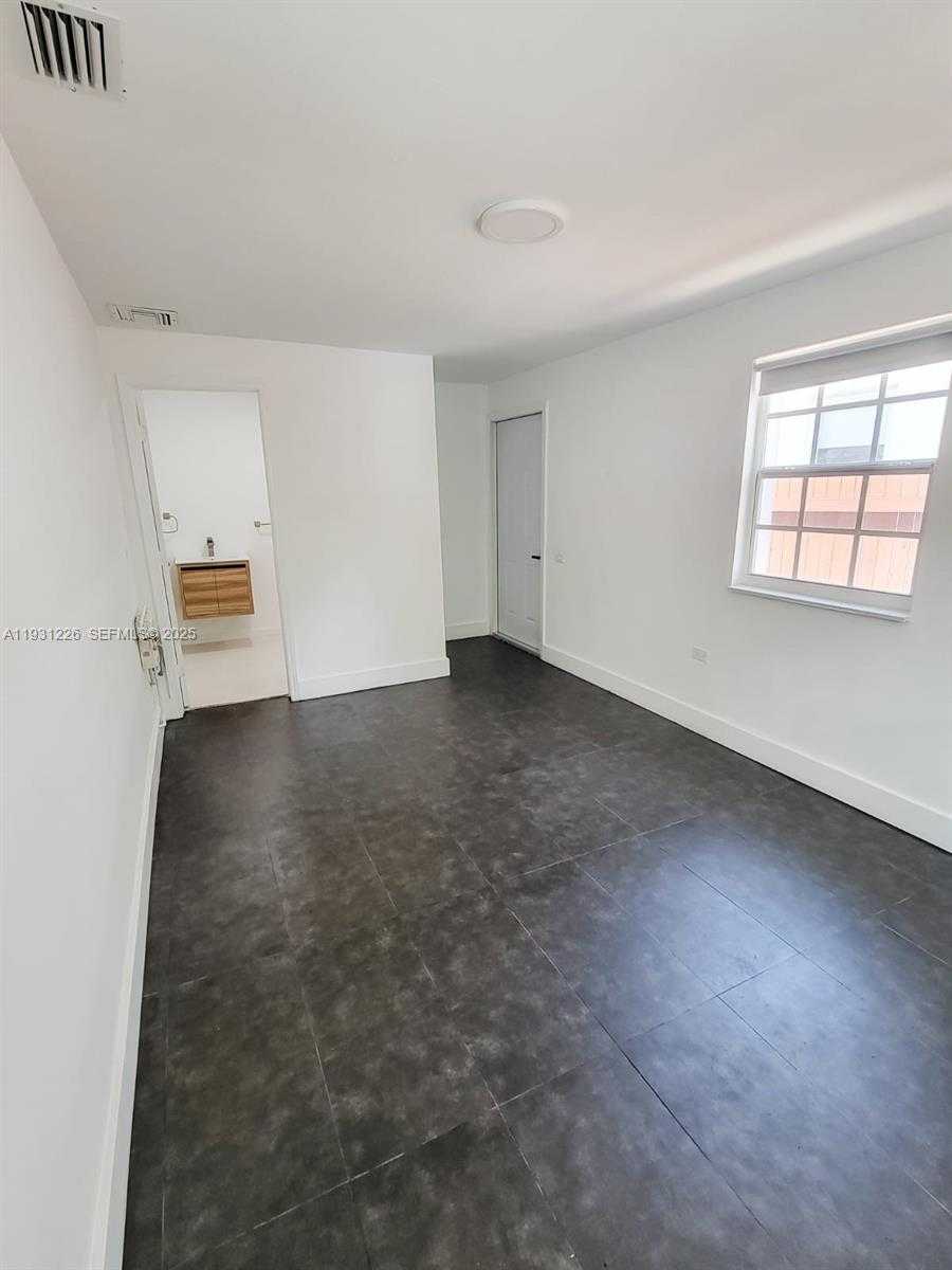 Small Image of 3685 SOUTH WEST 1ST AVE, Miami Number 8