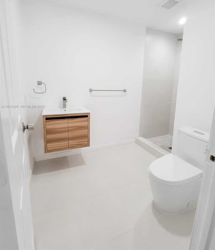 Small Image of 3685 SOUTH WEST 1ST AVE, Miami Number 9